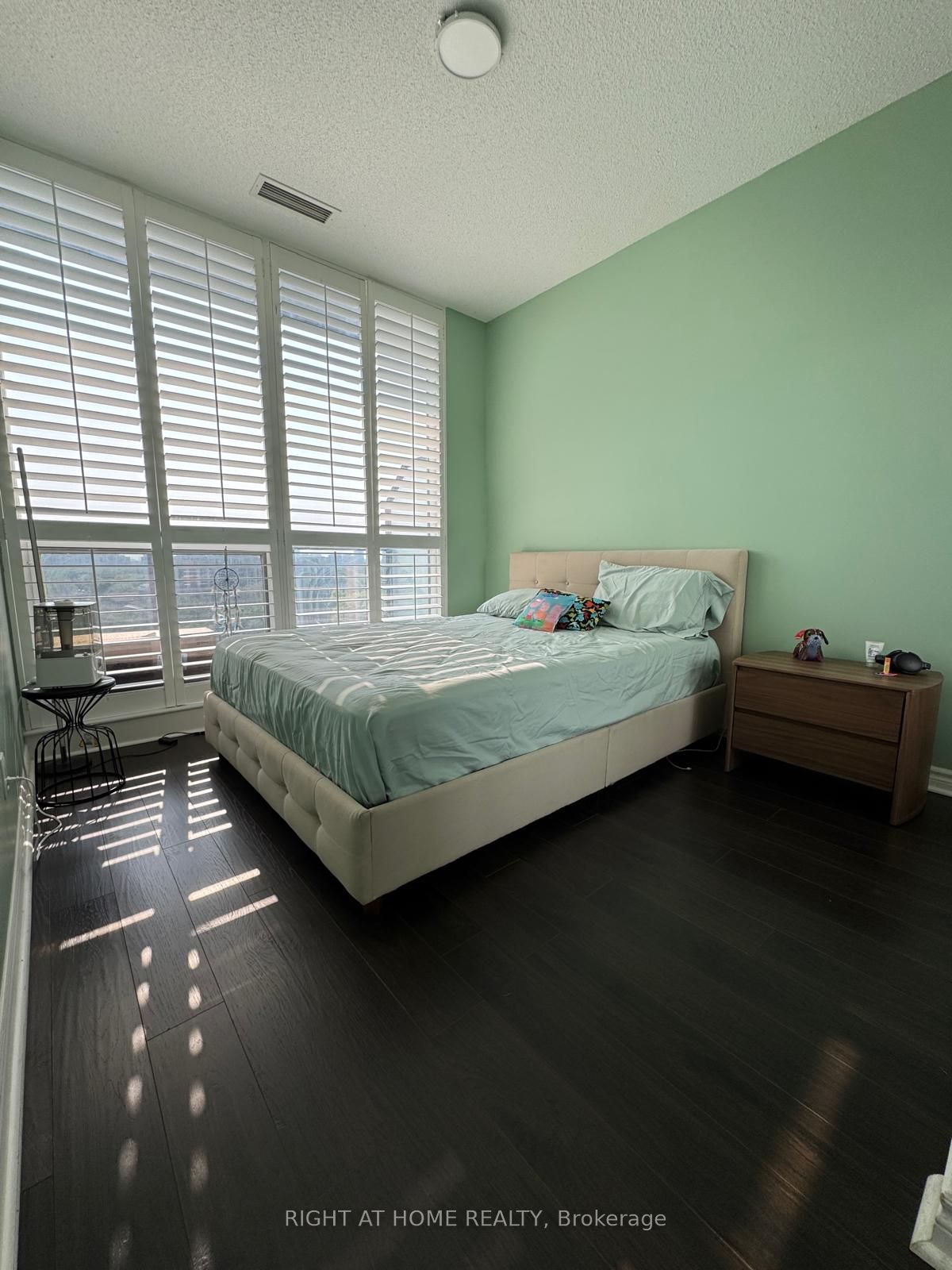 Unit 806 - 2885 Bayview Avenue, North York 5