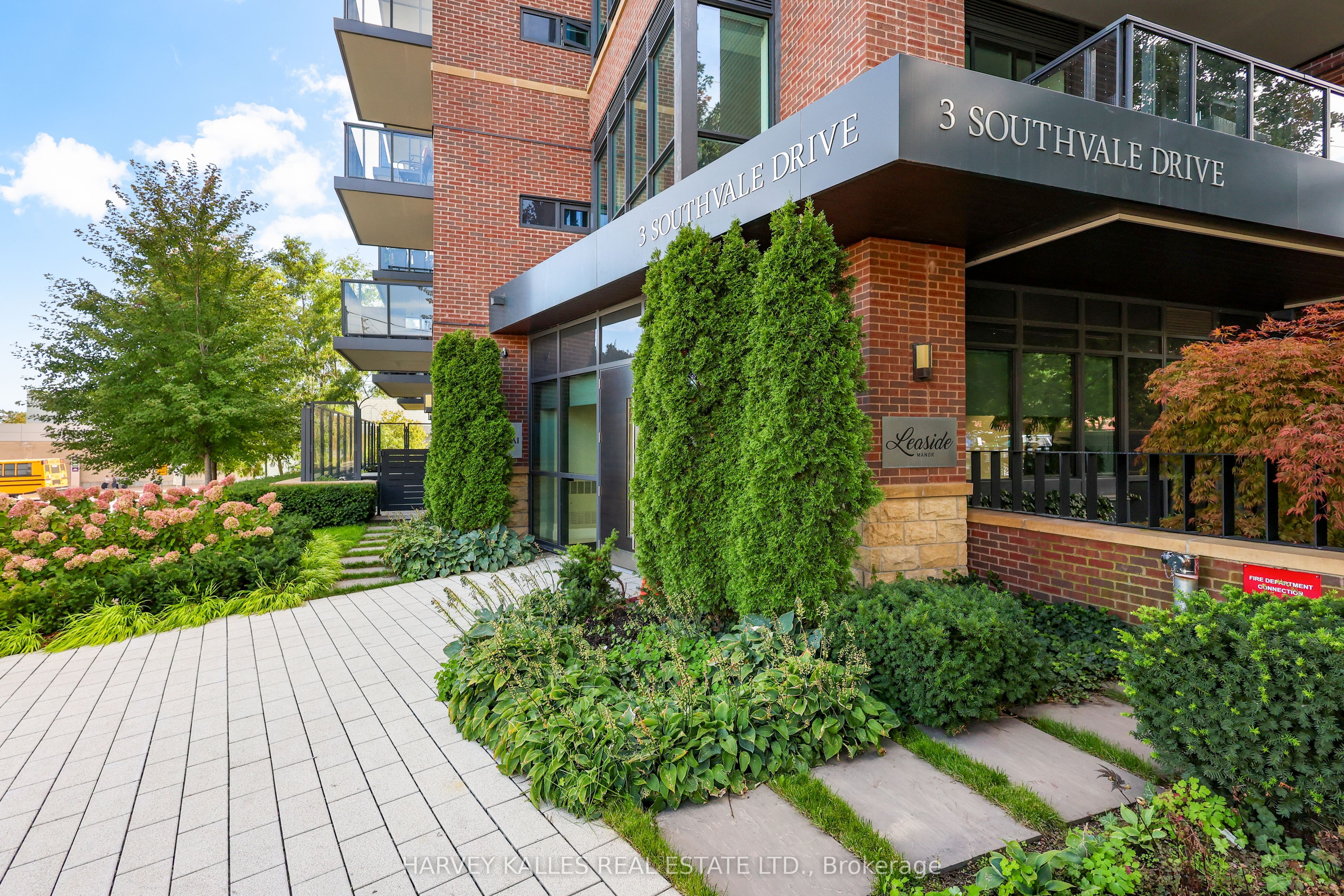 Unit 401 - 3 Southvale Drive, Toronto 2