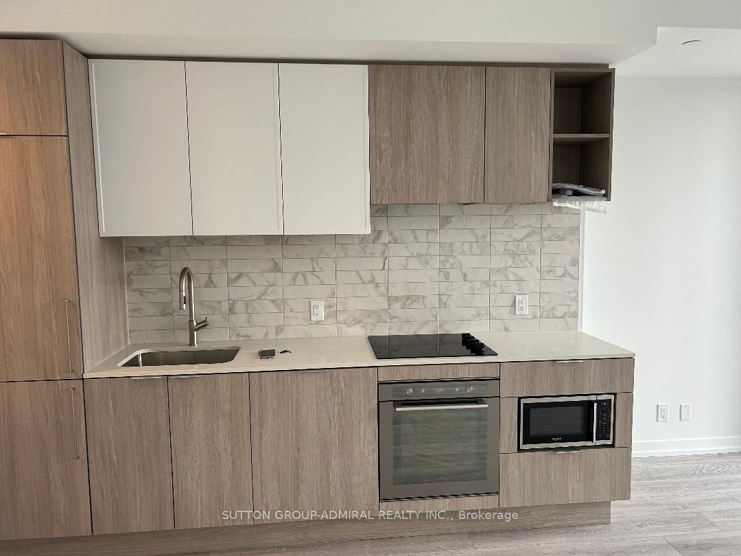 Unit 917 - 2020 Bathurst Street, Toronto 2