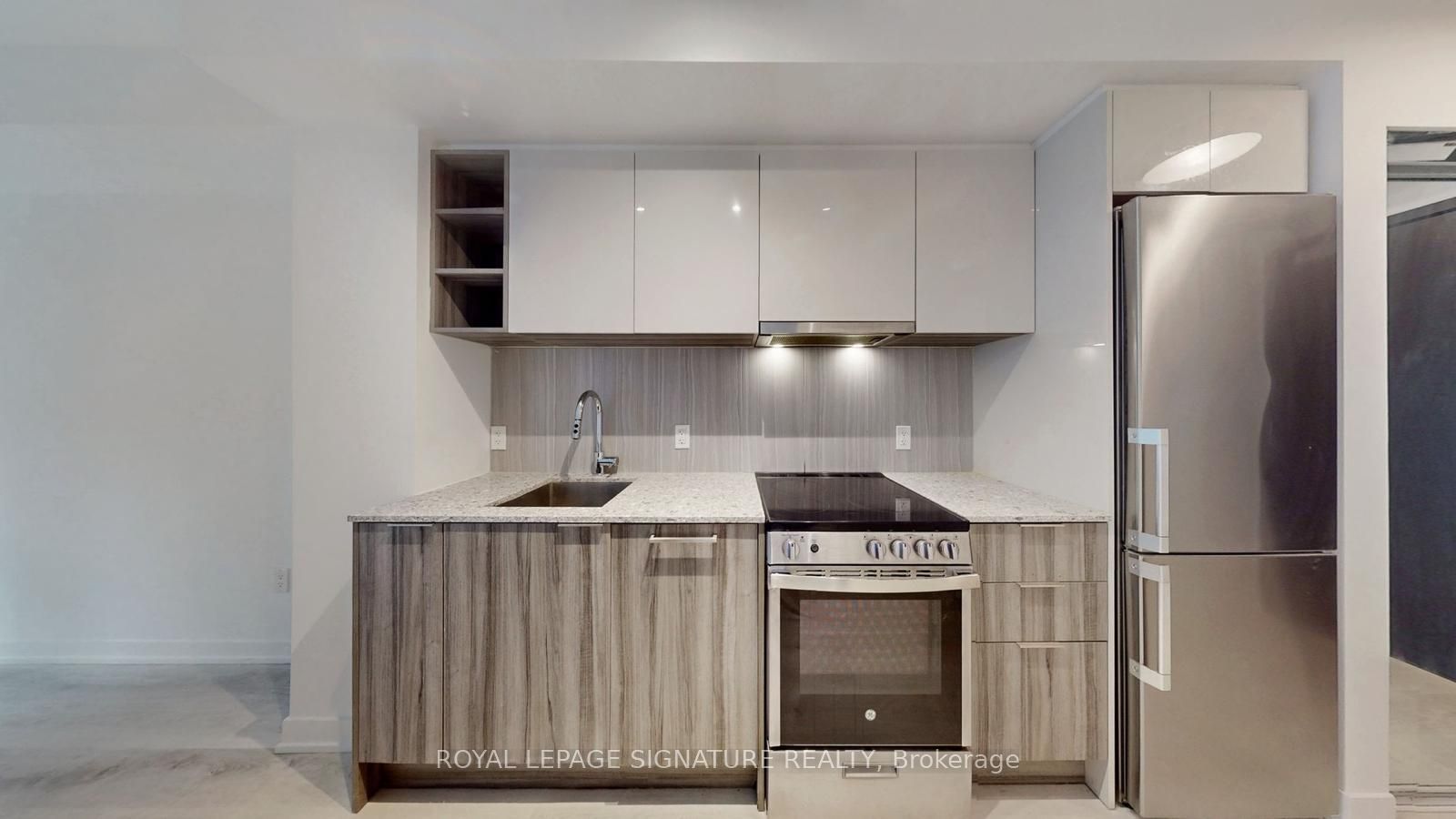 Unit 543 - 31 Tippett Road, North York 5