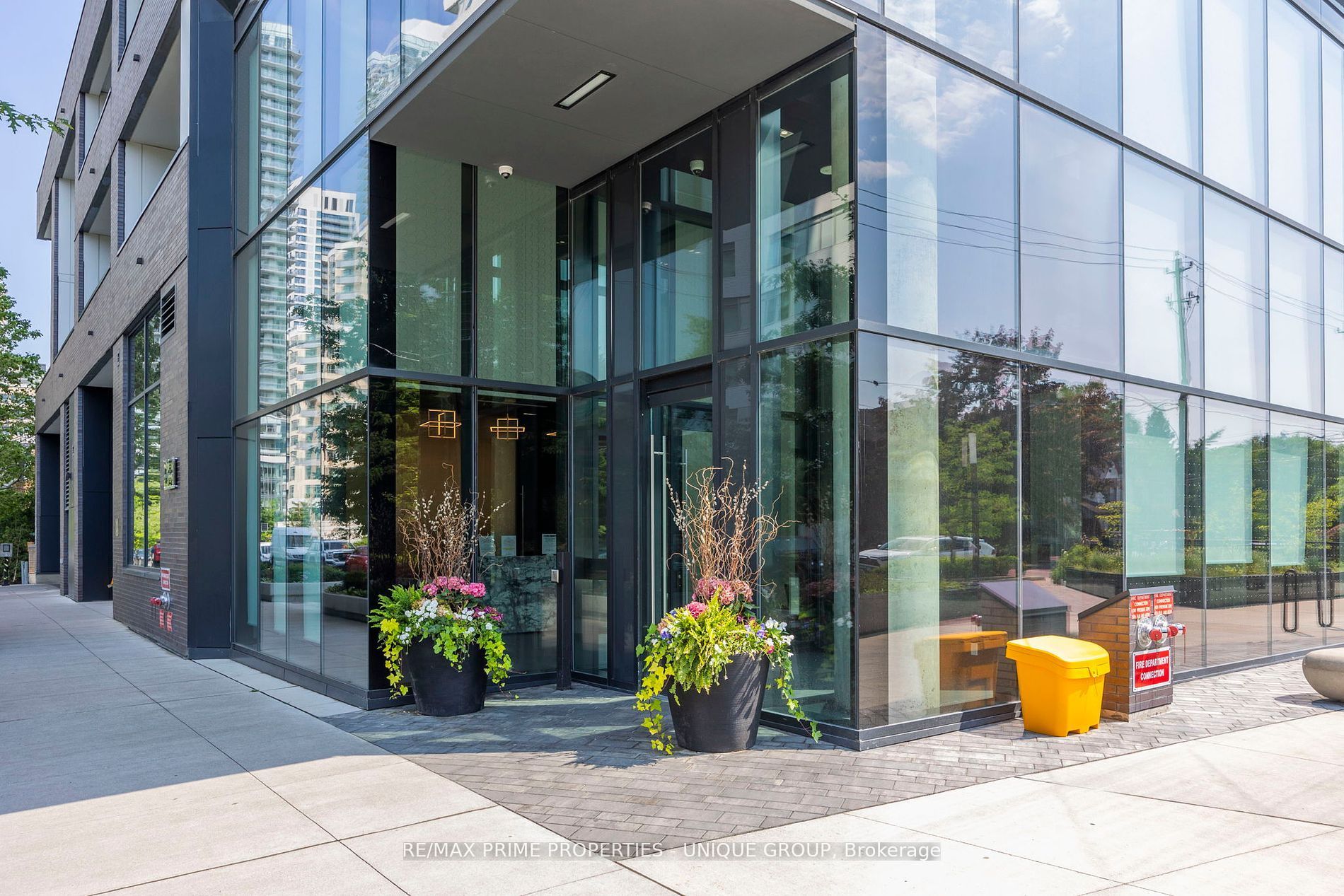 Unit 606 - 11 Lillian Street, Toronto 3