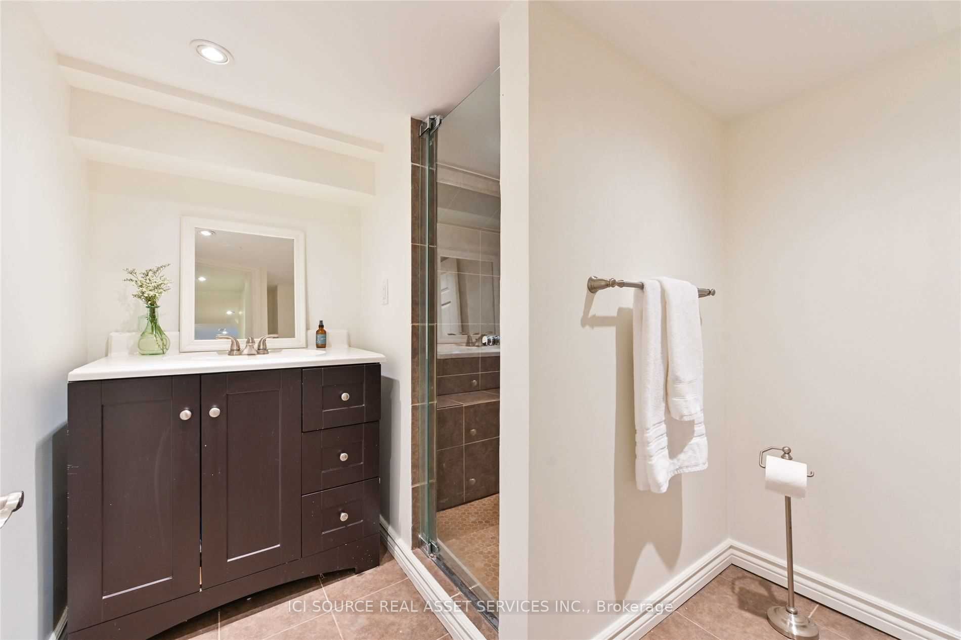Unit Lower - 25 Mann Avenue, Toronto 2