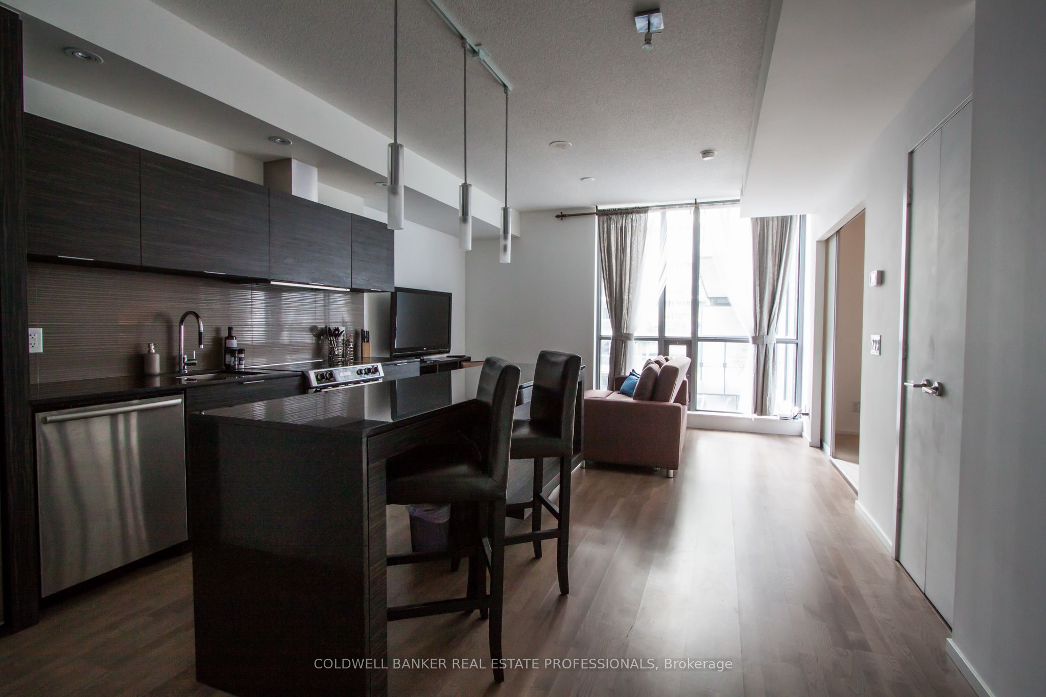 Unit 513 (Furnished) - 8 Charlotte Street, Toronto 4