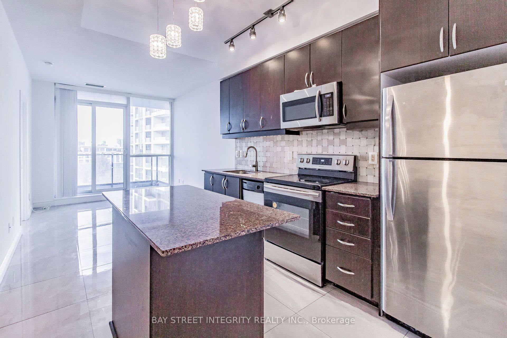 Unit 813 - 2885 Bayview Avenue, North York 5