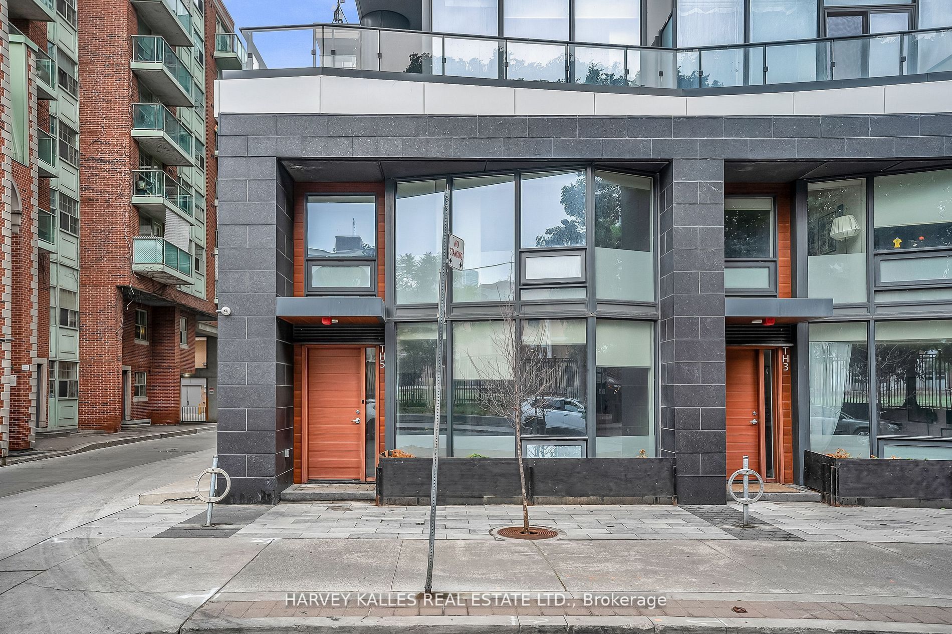 Unit 5 - 85 Wood Street, Toronto 2