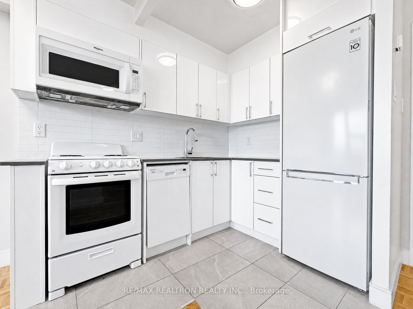 Unit 907 - 1500 Bathurst Street, Toronto 3