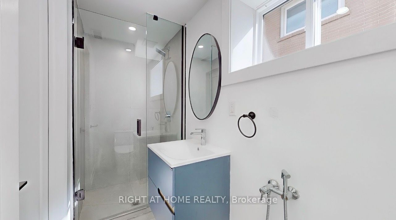 Unit Basement/Studio - 118 Clifton Avenue, North York 5