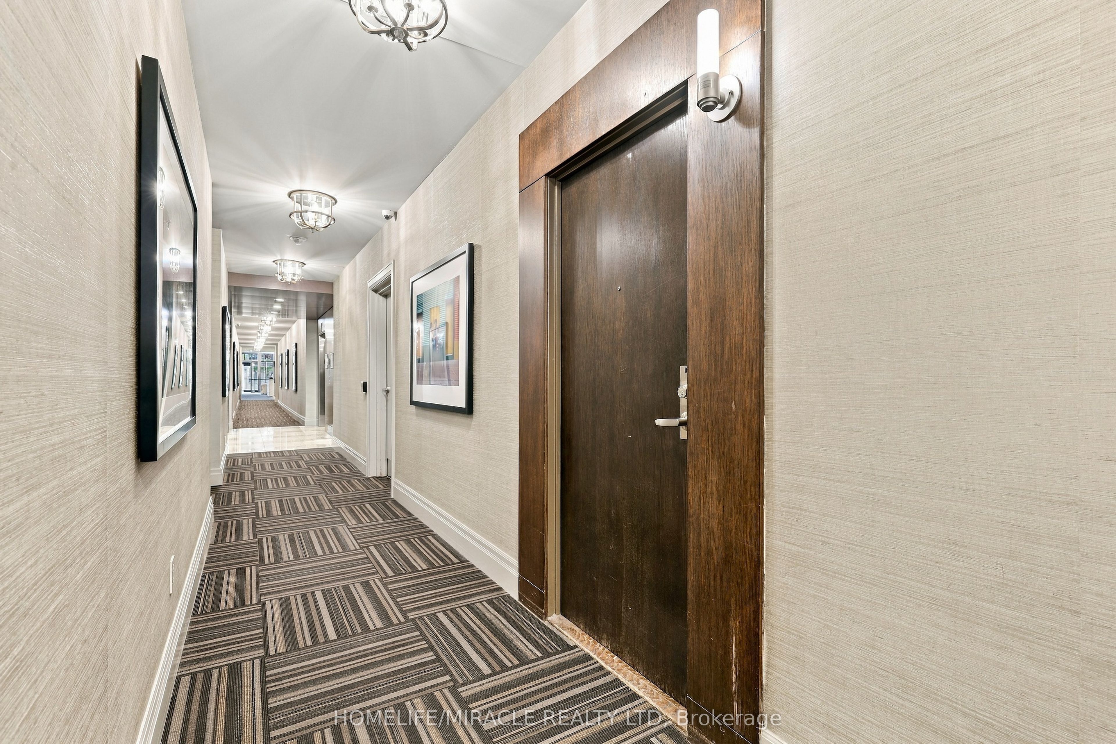 Unit 102 - 35 Hollywood Avenue, North York 4
