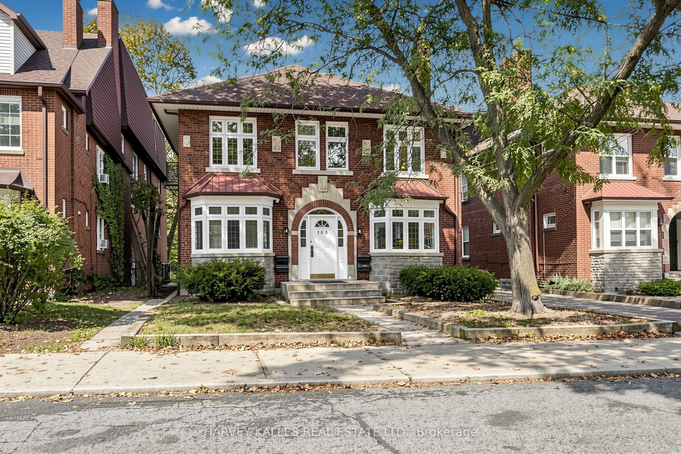 Unit South 2nd - 163 Highbourne Road, Toronto 4