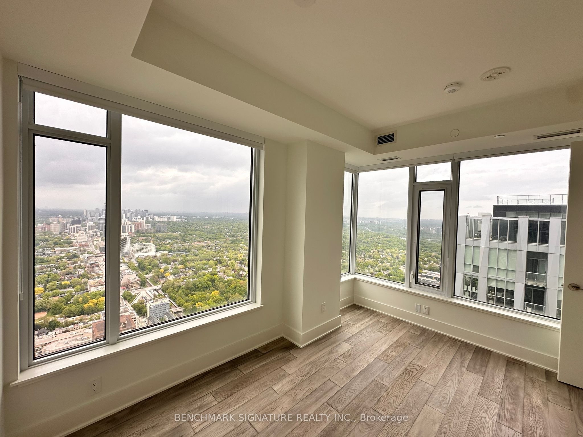 Unit 5504 - 11 Yorkville Avenue, Toronto 4