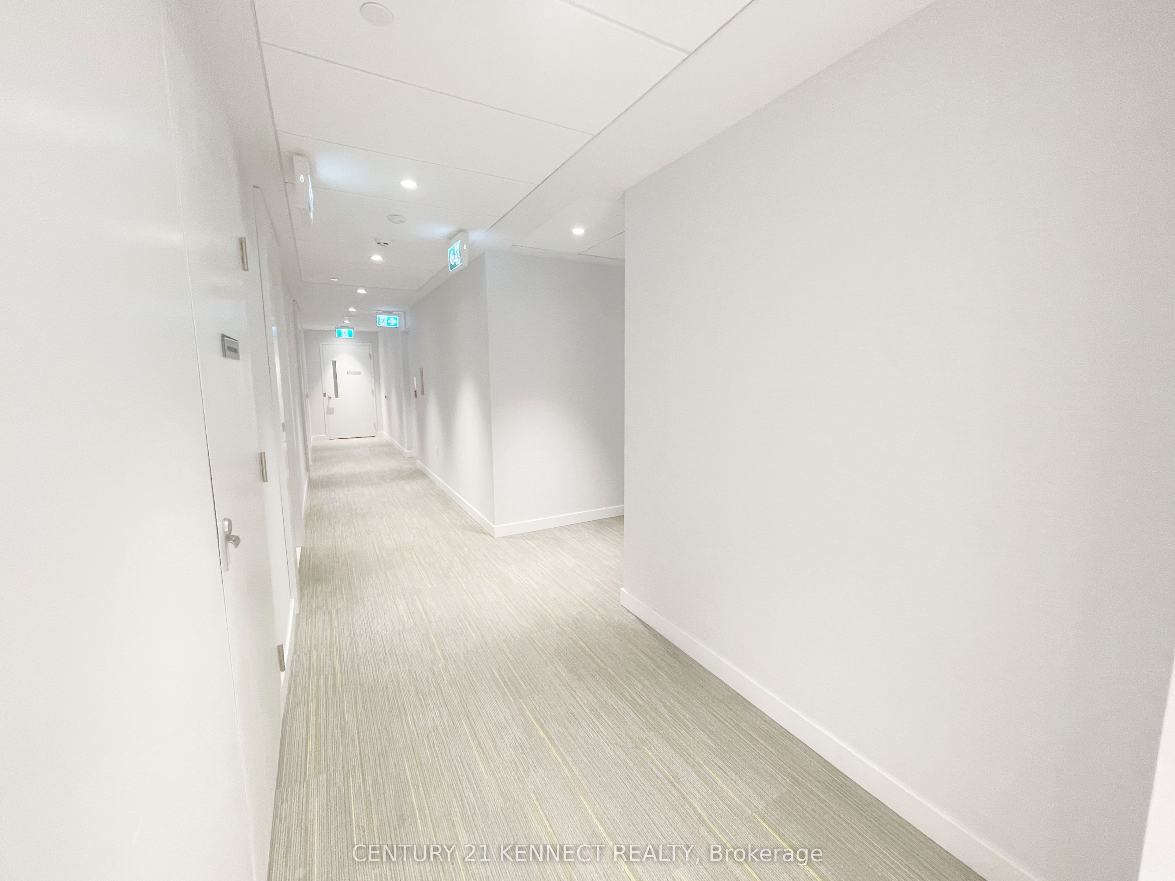 Unit 720 - 238 Simcoe Street, Toronto 4