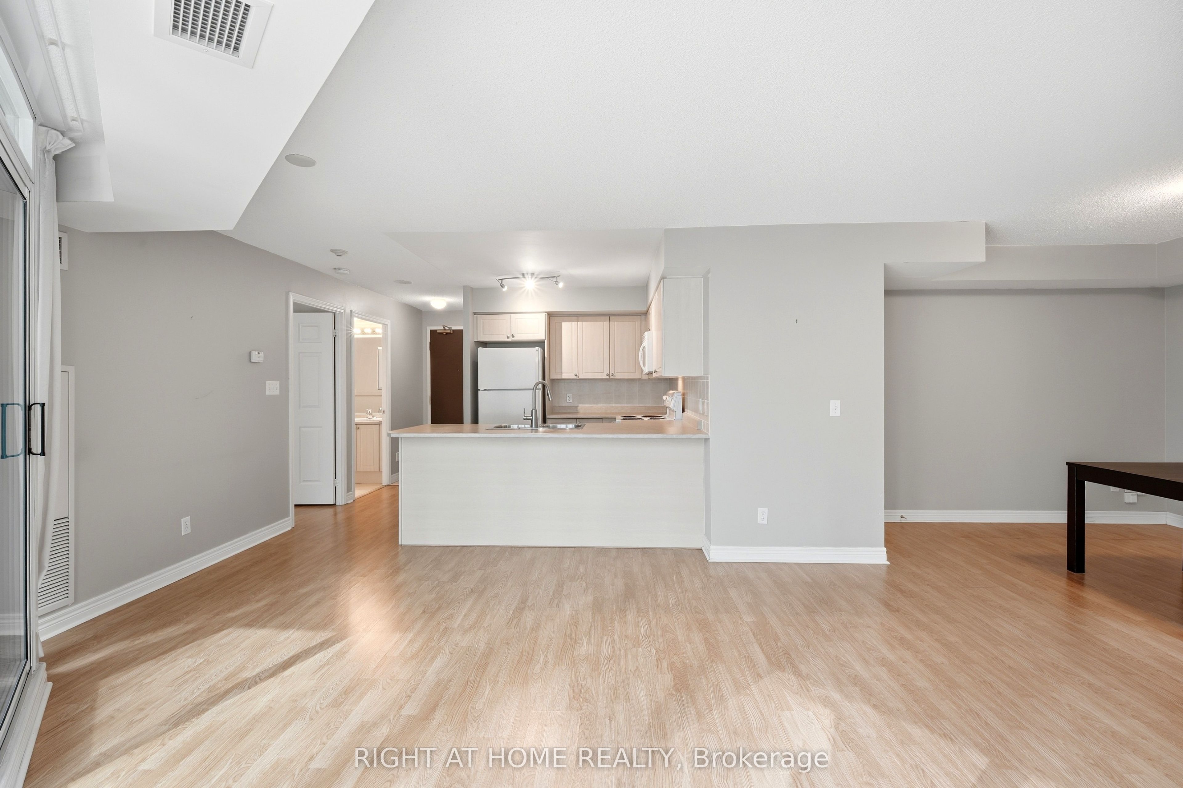 Unit 701 - 51 Lower Simcoe Street, Toronto 5