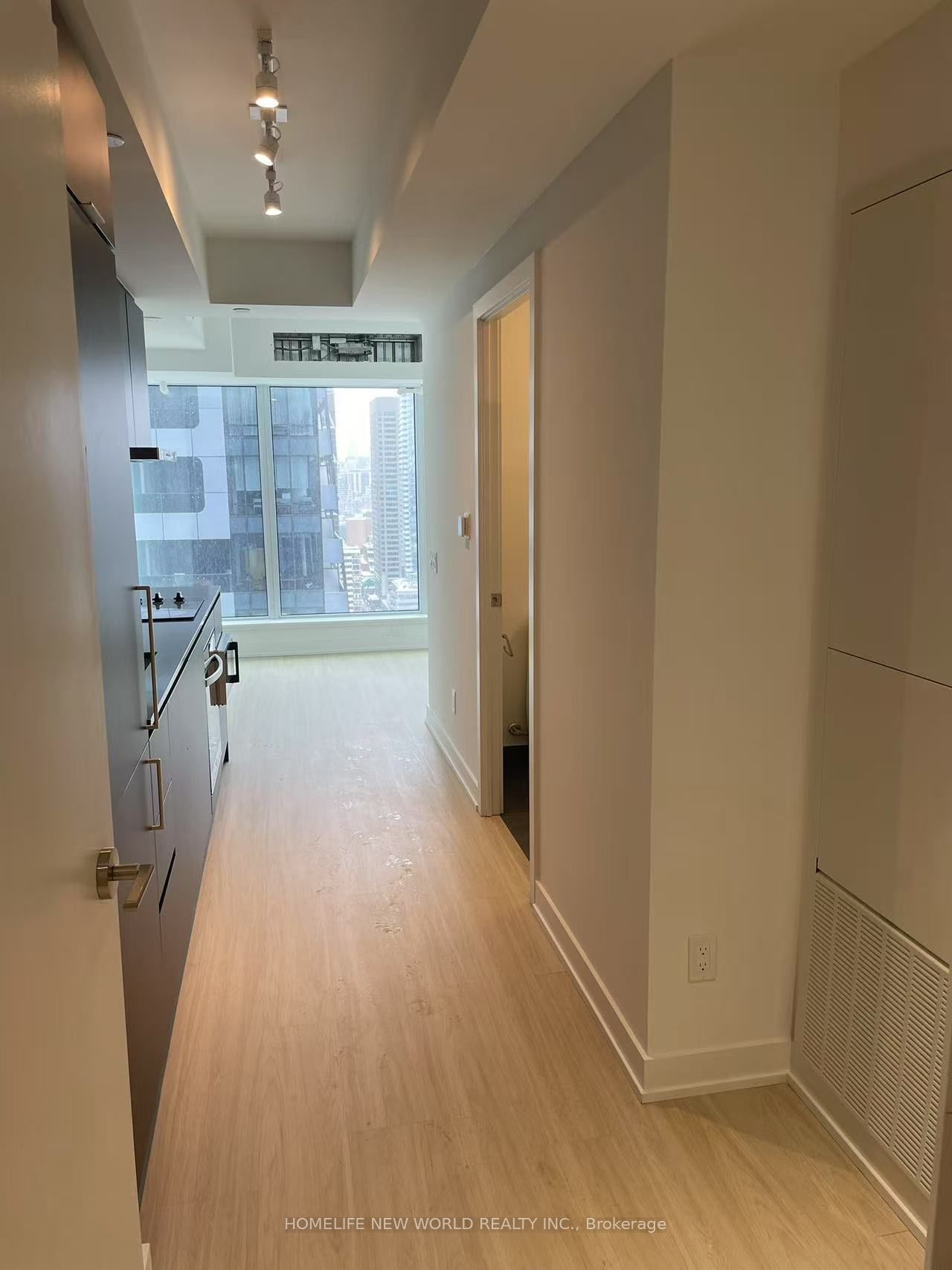Unit 3708 - 8 Wellesley Street W, Toronto 5