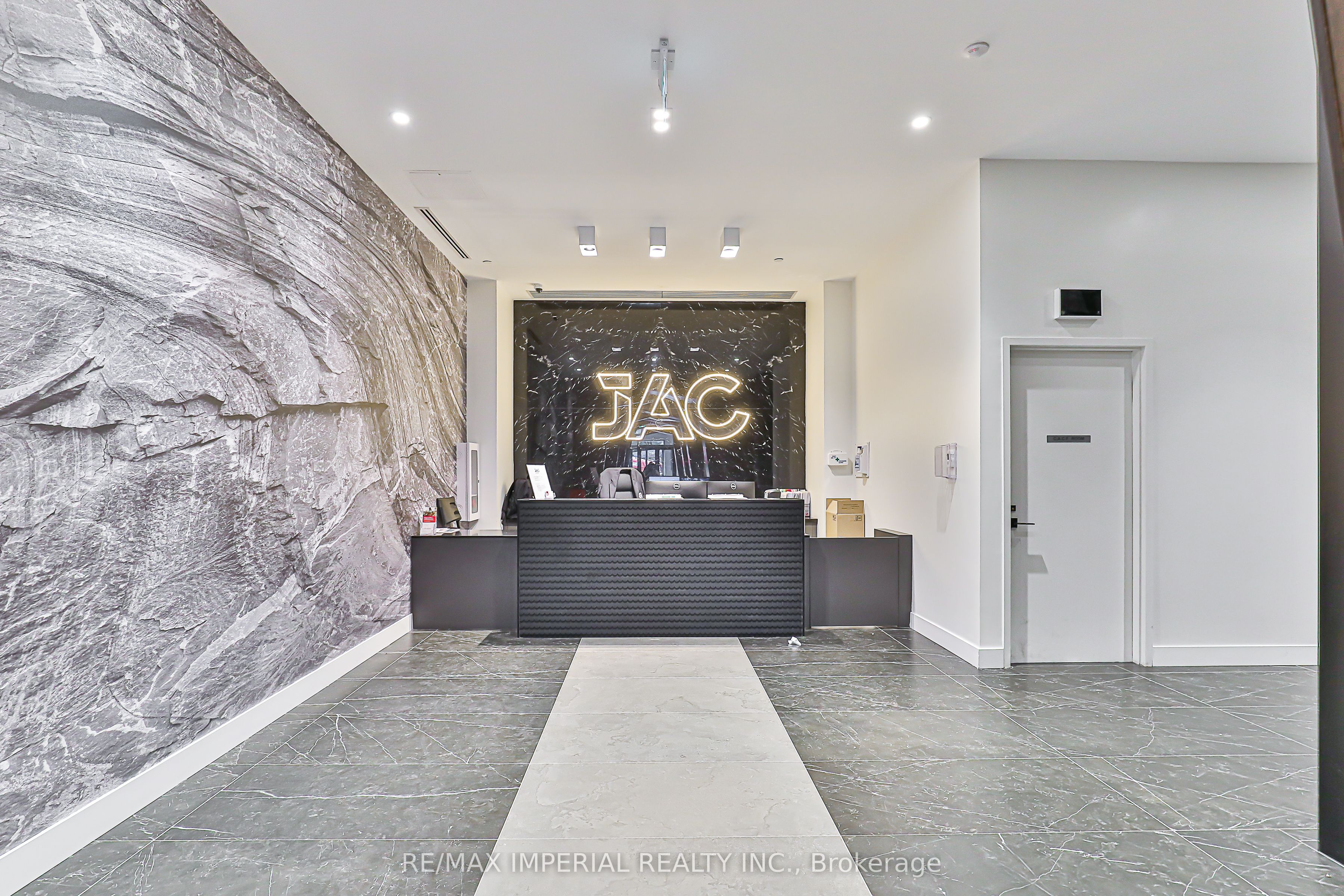 Unit 305 - 308 Jarvis Street, Toronto 5