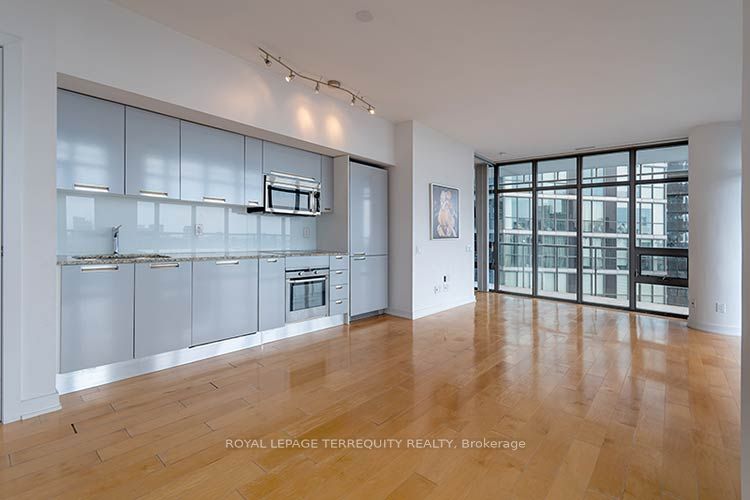 Unit 3902 - 33 Charles Street E, Toronto 5