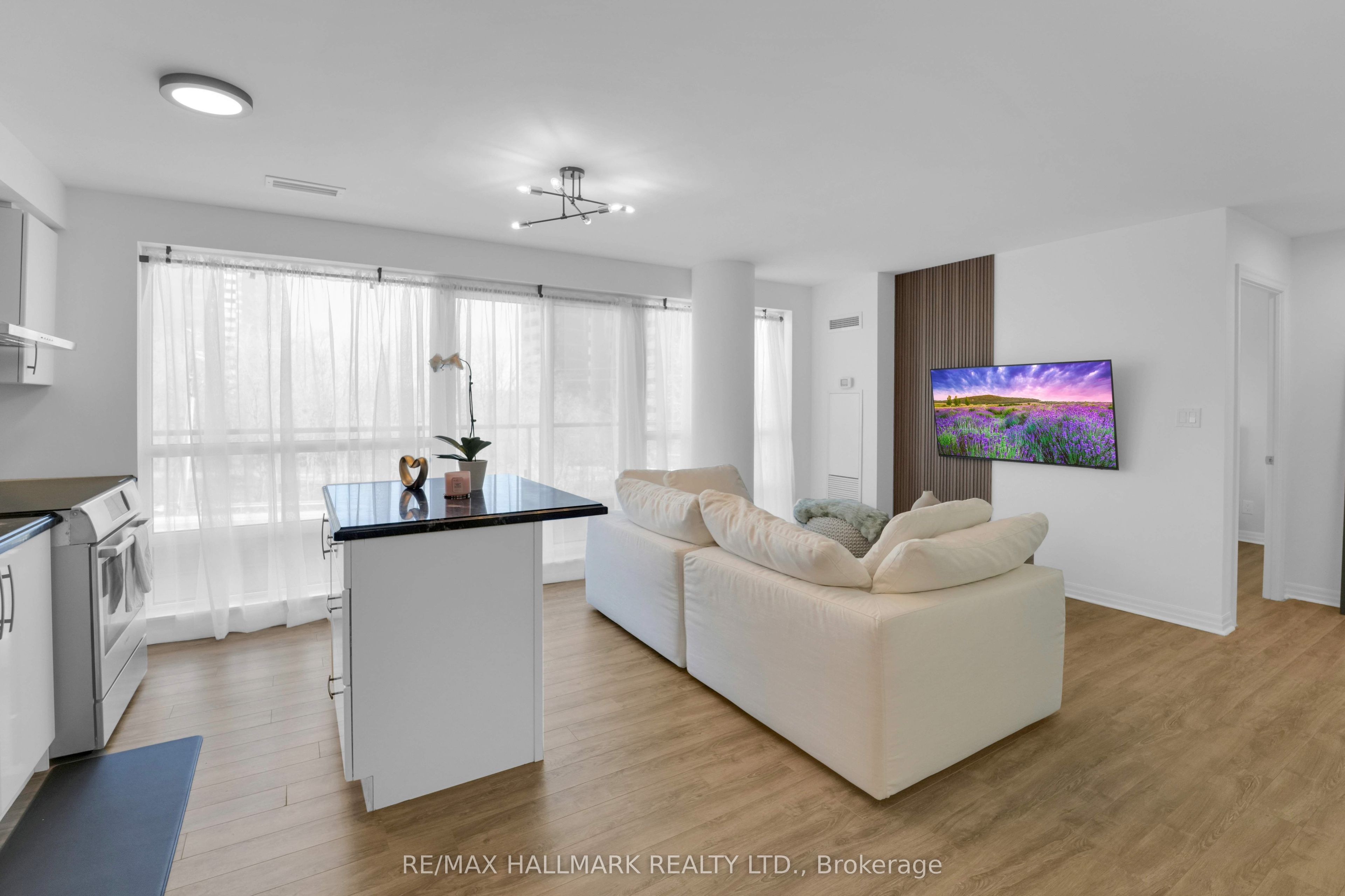 Unit 207 - 2015 Sheppard Avenue E, North York 5