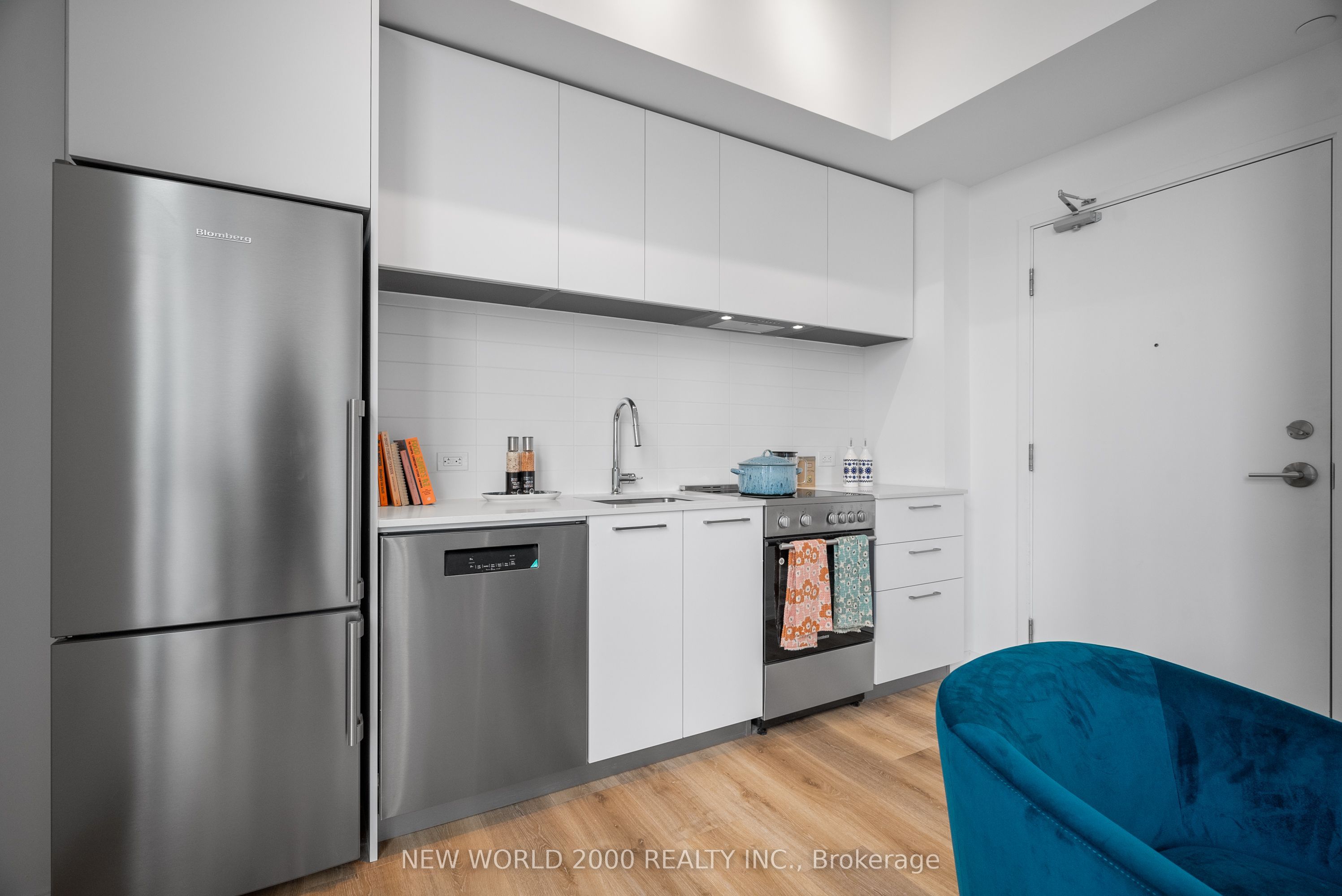 Unit 1210 - 101 Roehampton Avenue, Toronto 5