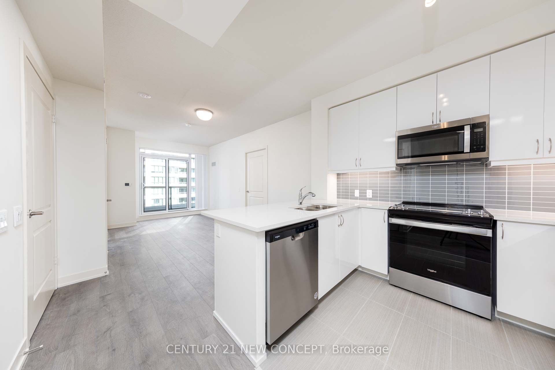 Unit 705 - 4955 Yonge Street E, North York 4
