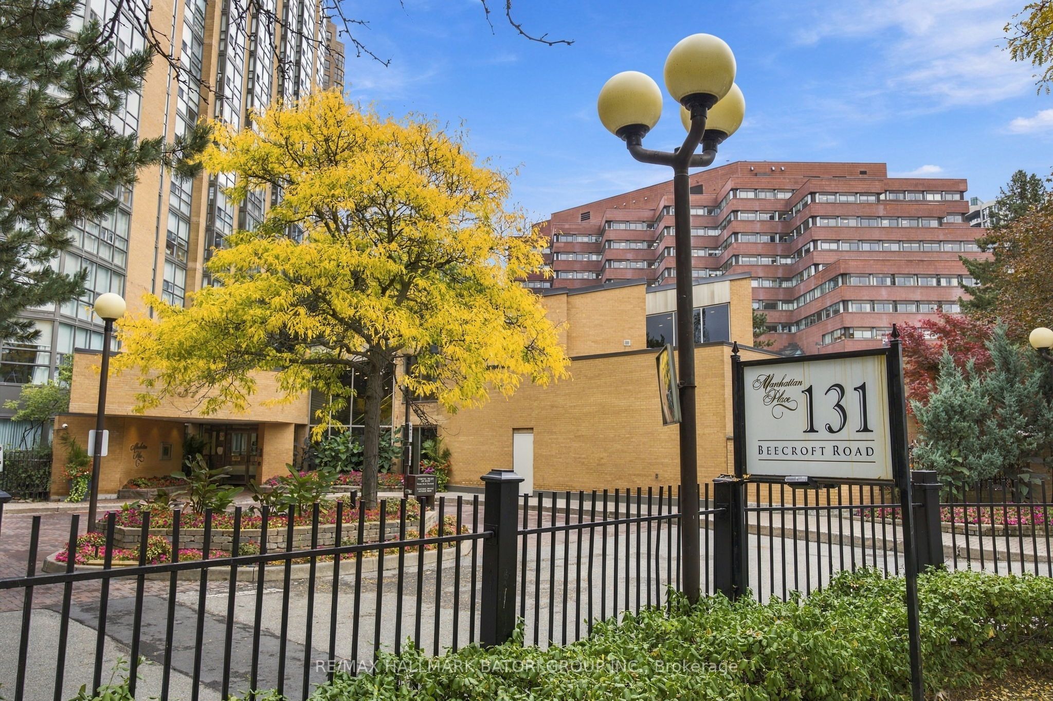 Unit 309 - 131 Beecroft Road, North York 2