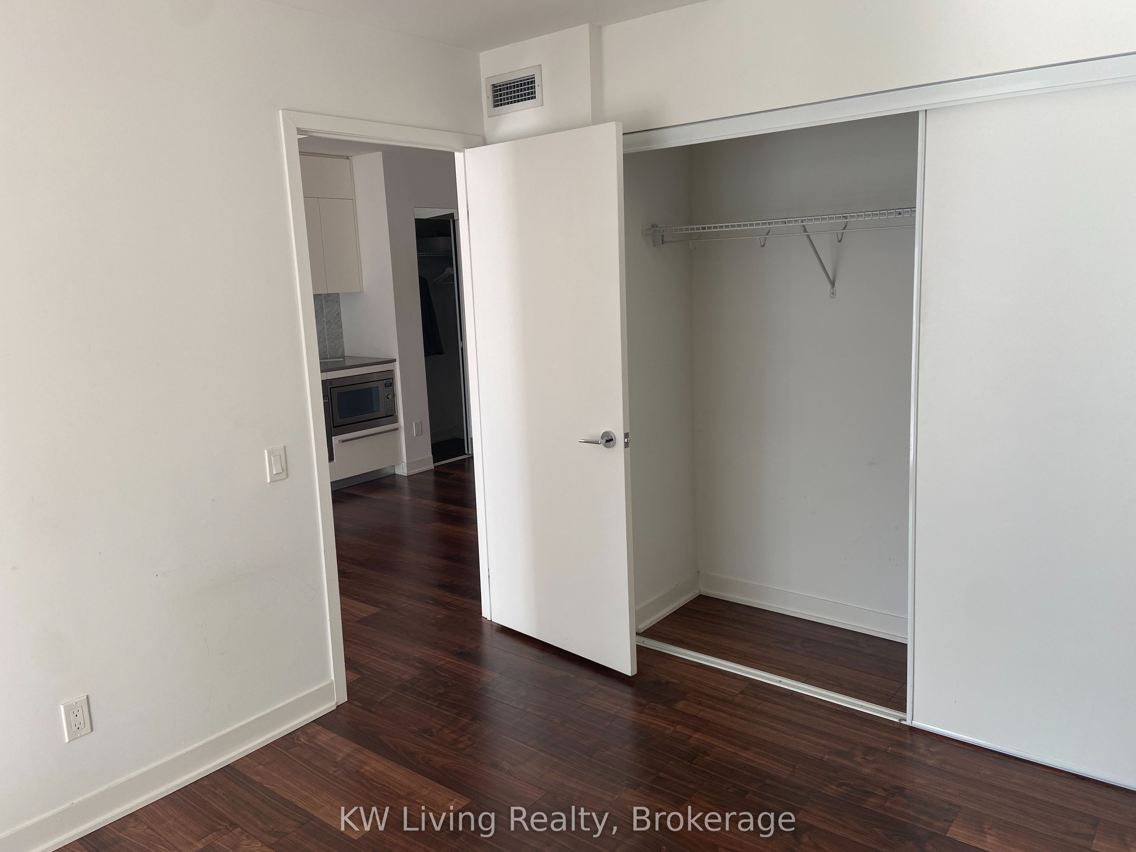 Unit 908 - 90 Queens Wharf Road, Toronto 5