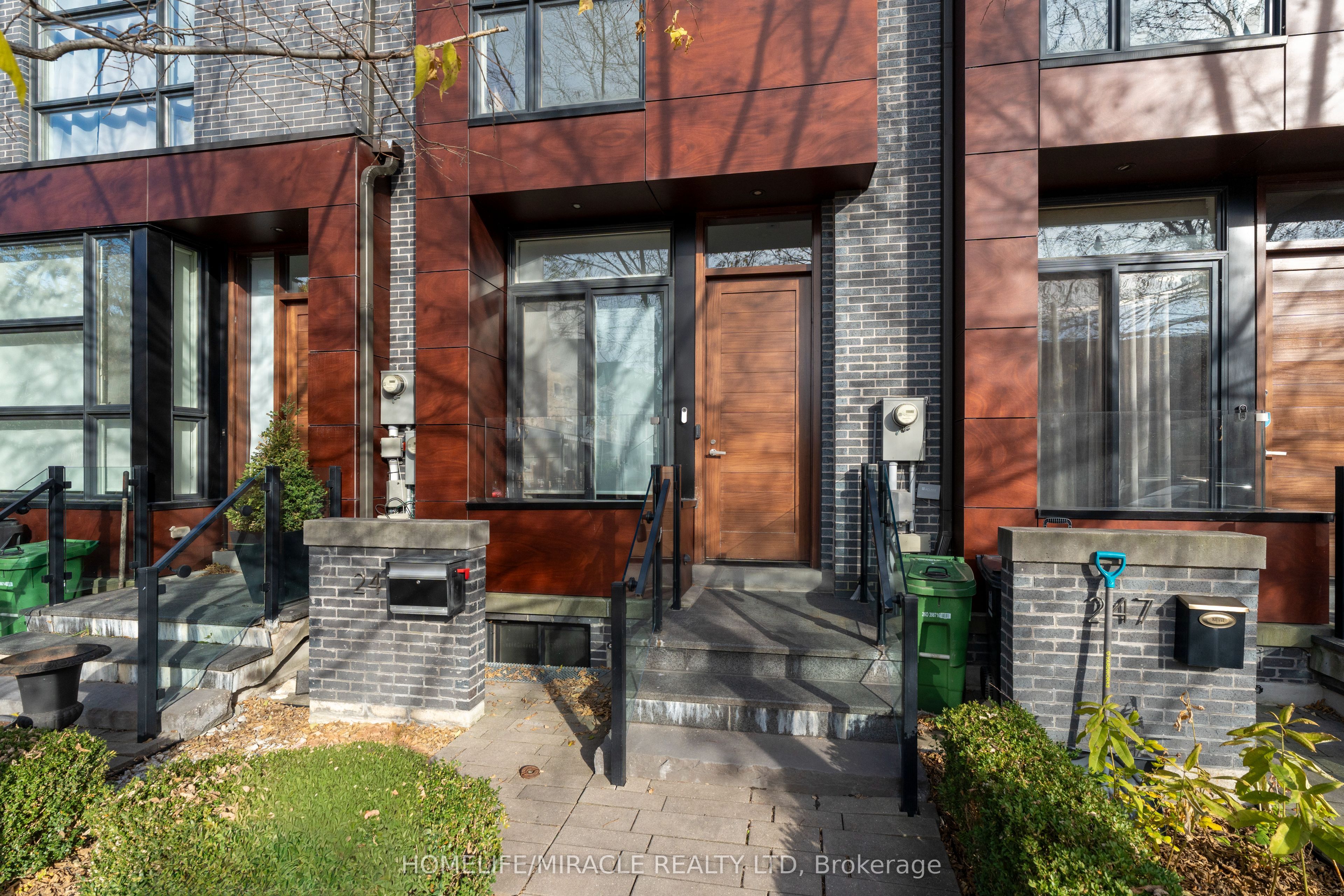 249 Claremont Street, Toronto 4
