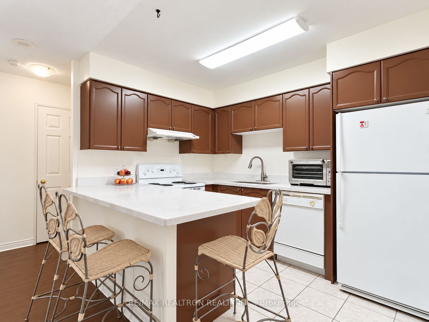 Unit 511 - 256 Doris Avenue, North York 5