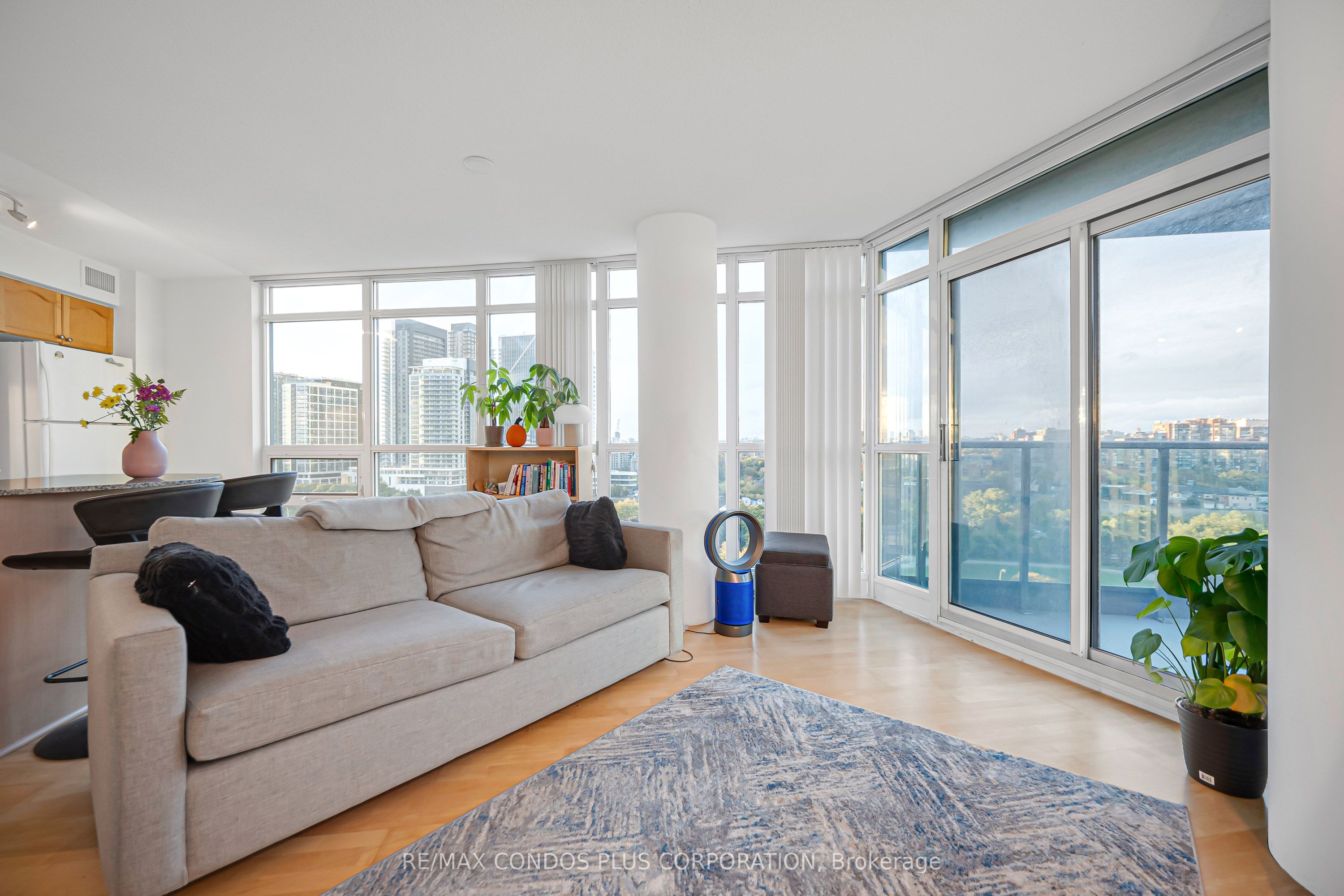 Unit 1609 - 231 Fort York Boulevard, Toronto 4