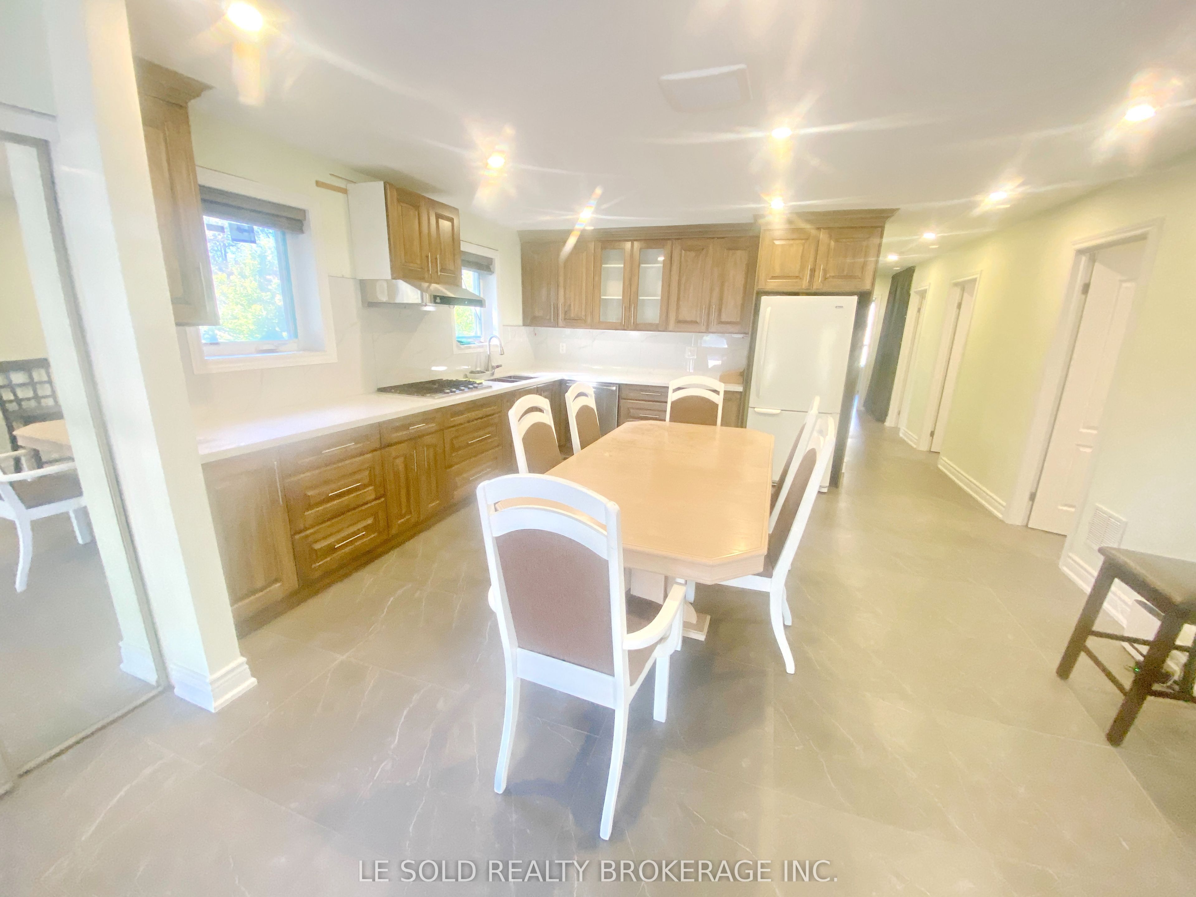 Unit Upper - 2 Chipwood Crescent, North York 5