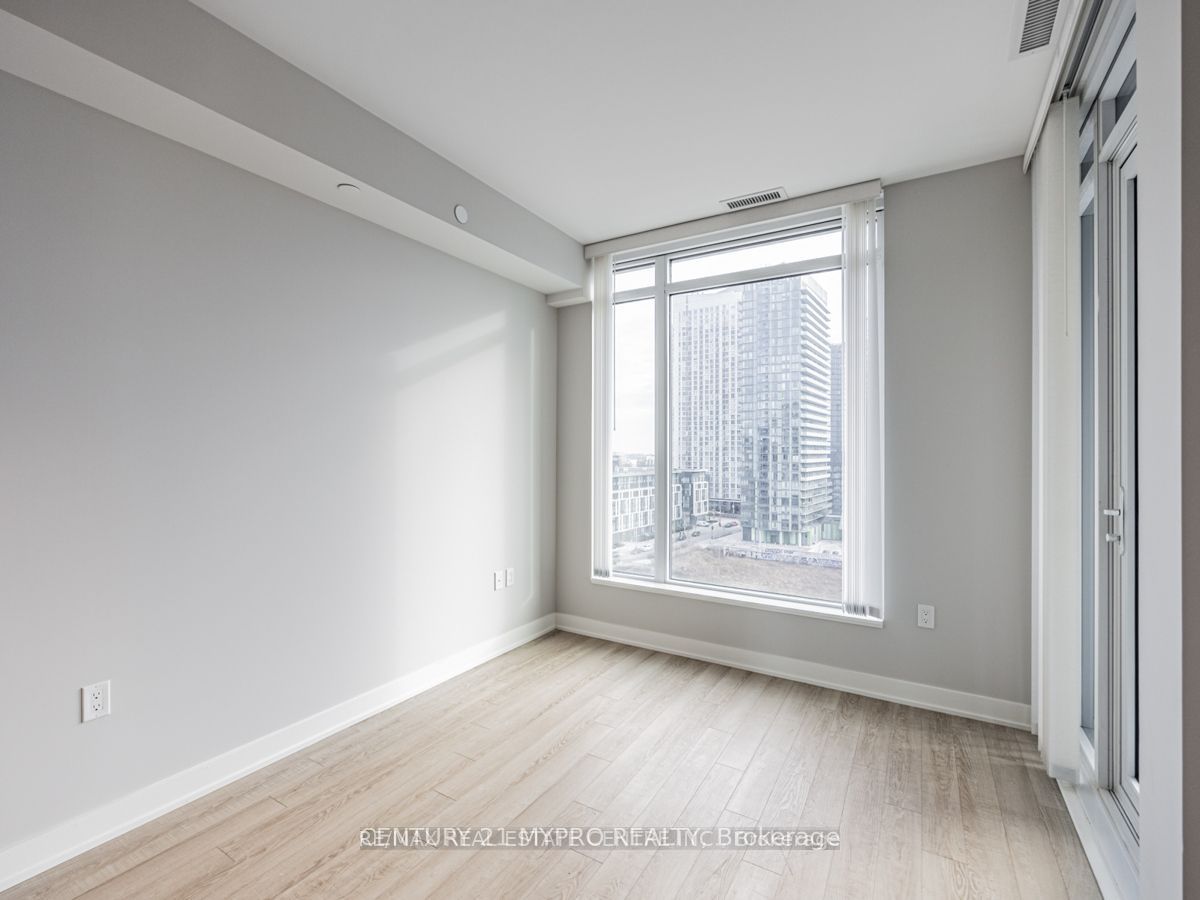 Unit 901W - 27 Bathurst Street, Toronto 5
