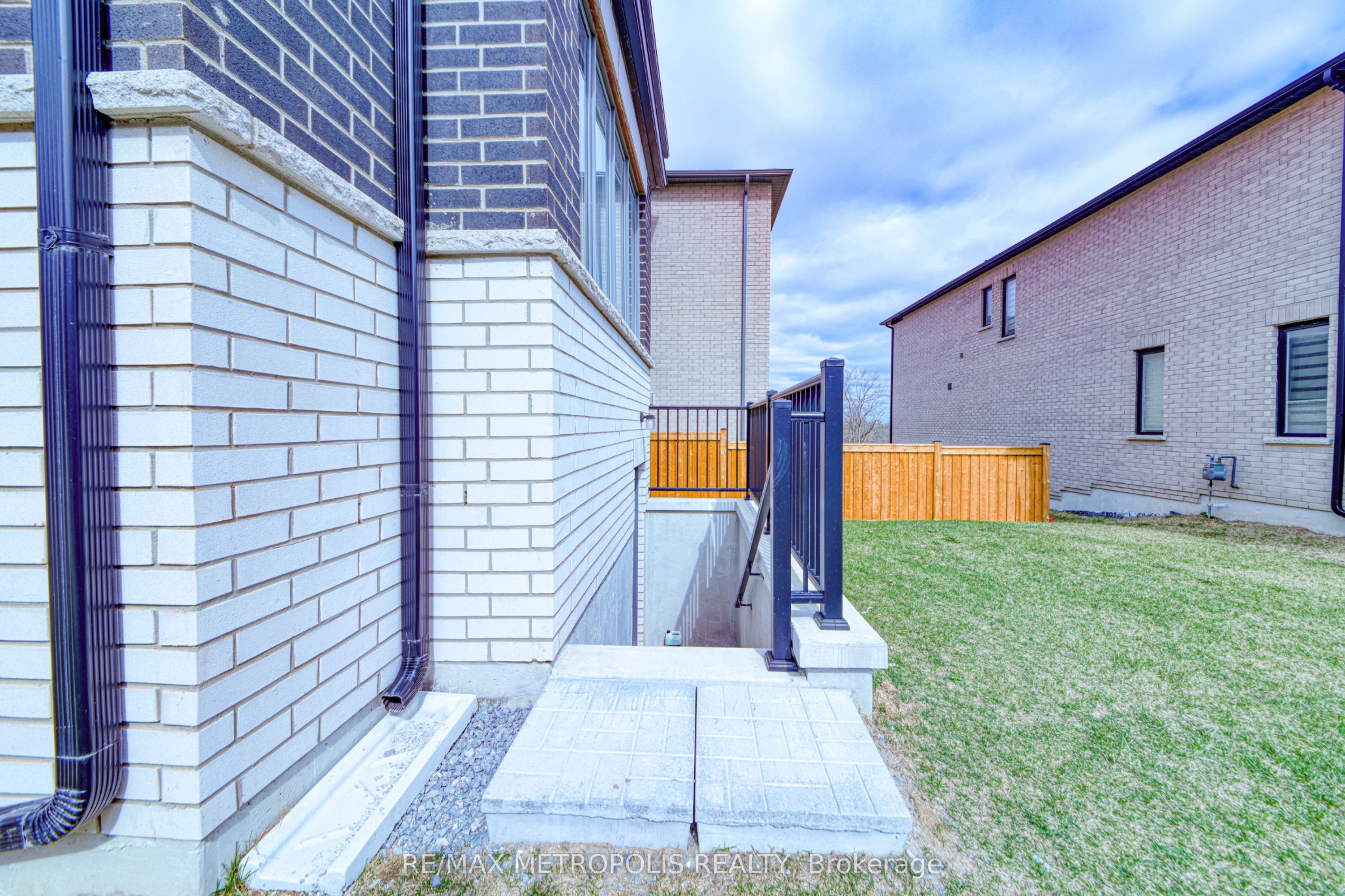 Unit BSMNT - 1201 Chateau Court, Pickering 2