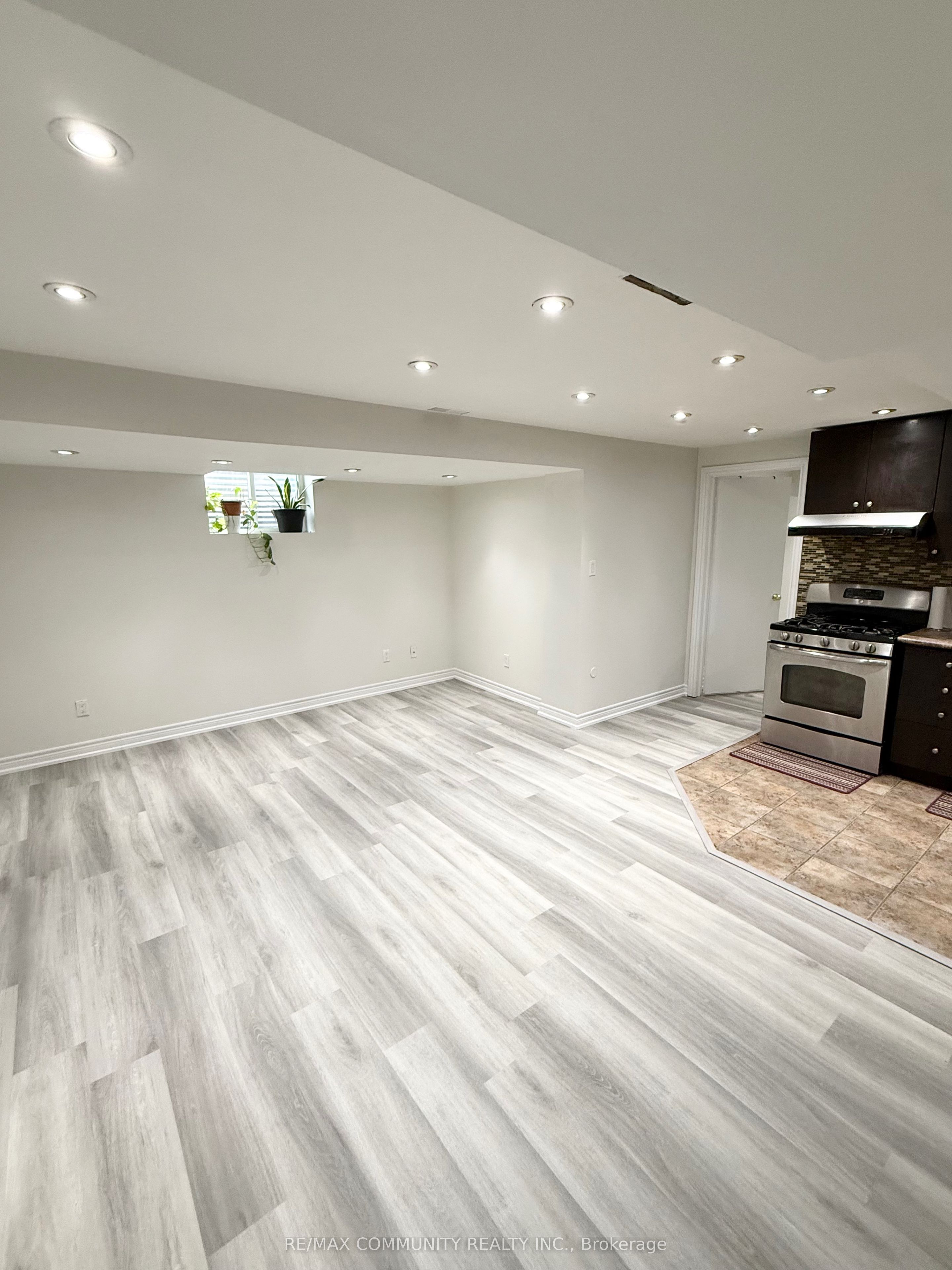 Unit Basement - 3 Loonstone Street, Whitby 2
