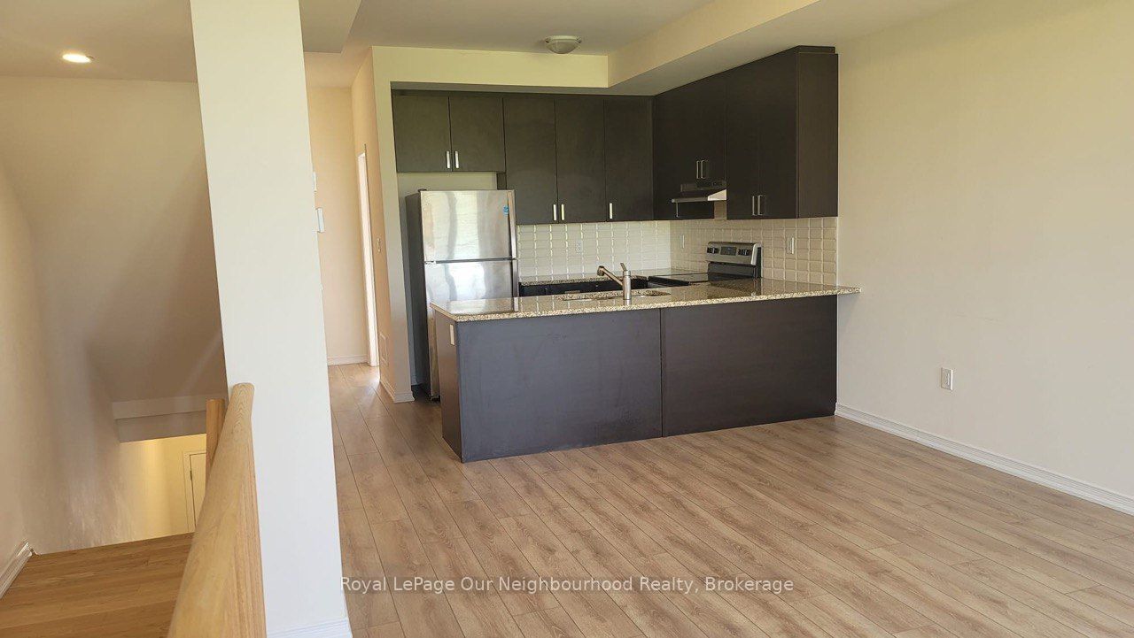 2663 Magdalen Path, Oshawa 3