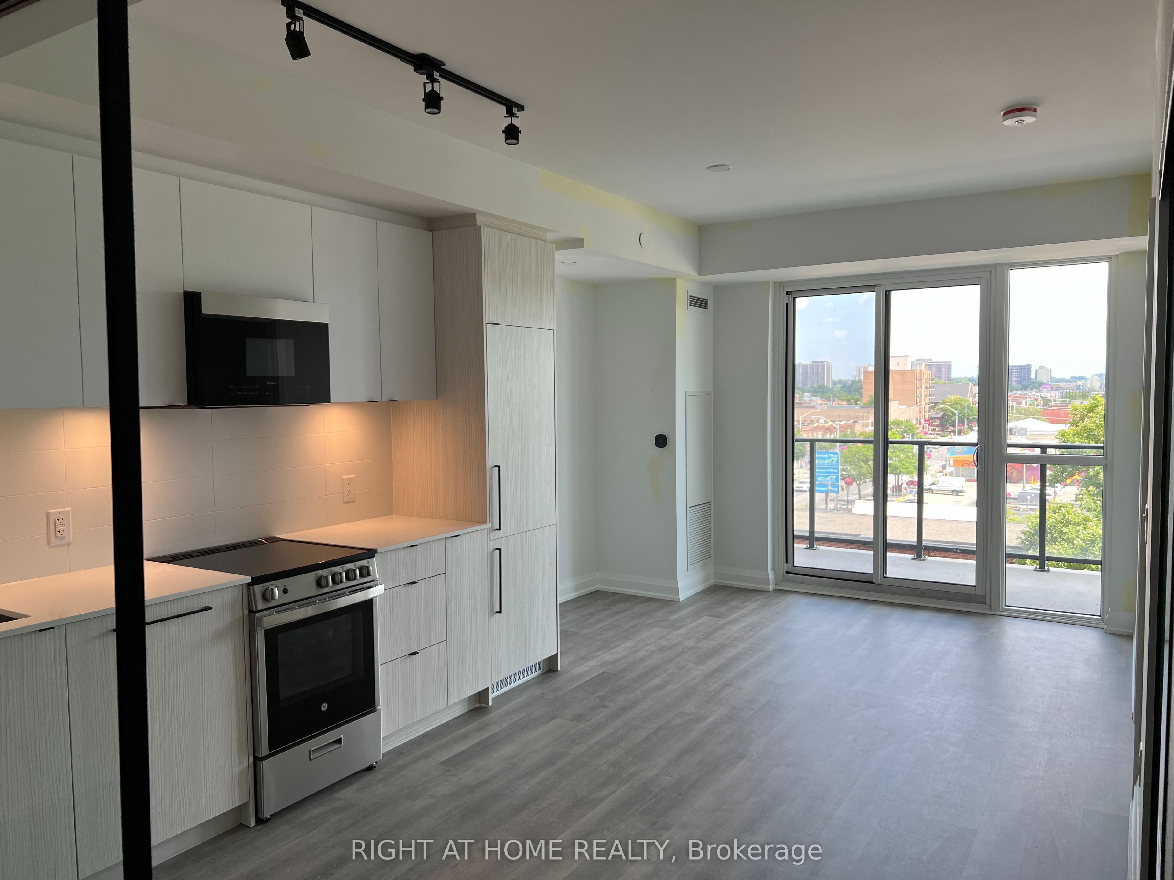 Unit 510 - 2369 Danforth Avenue, Toronto 4