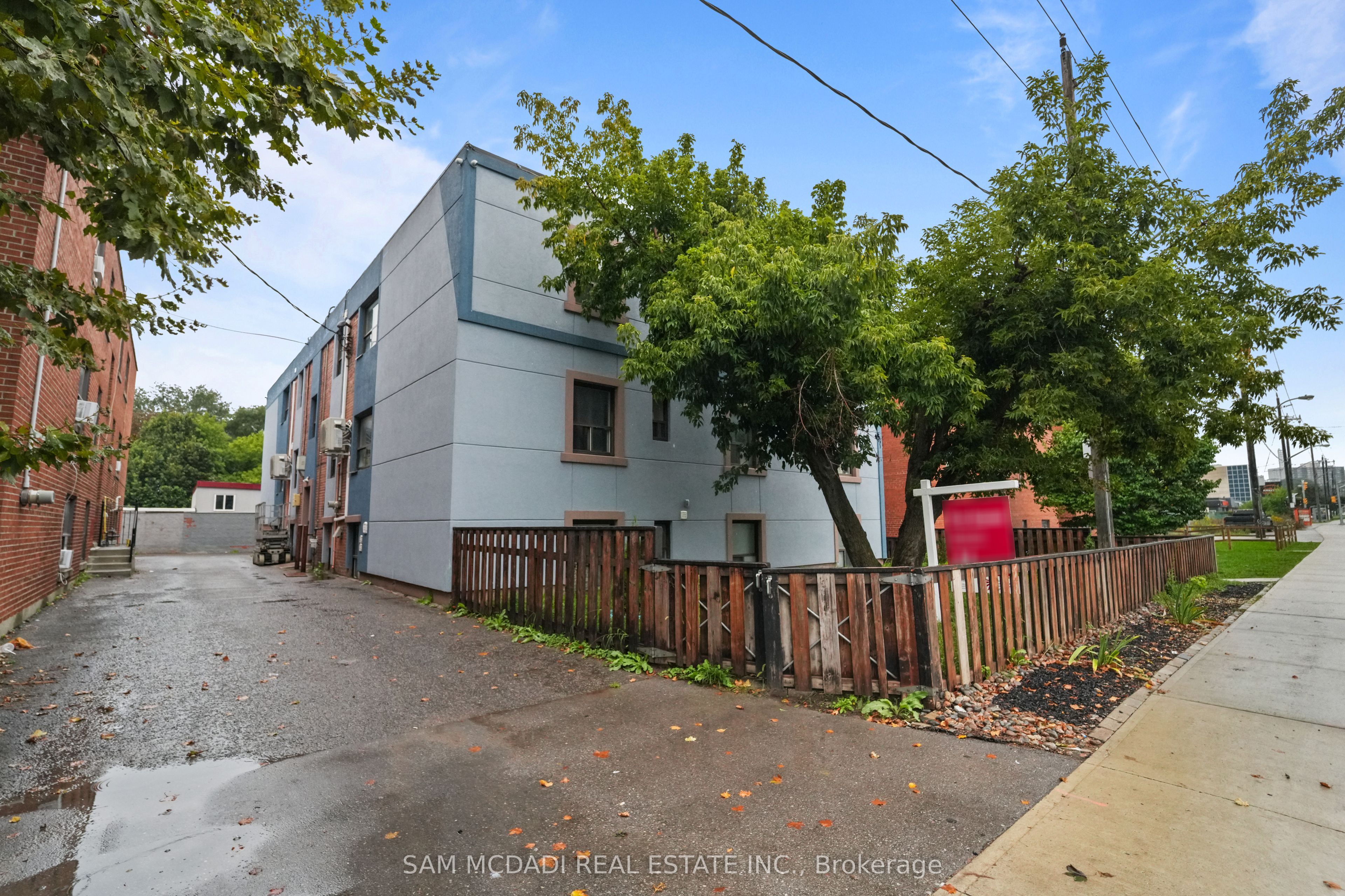 Unit 104 - 1016 O'connor Drive, Toronto 2
