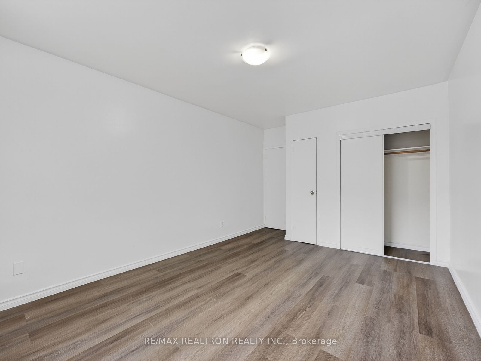 Unit 303 - 275 Wentworth Street W, Oshawa 2