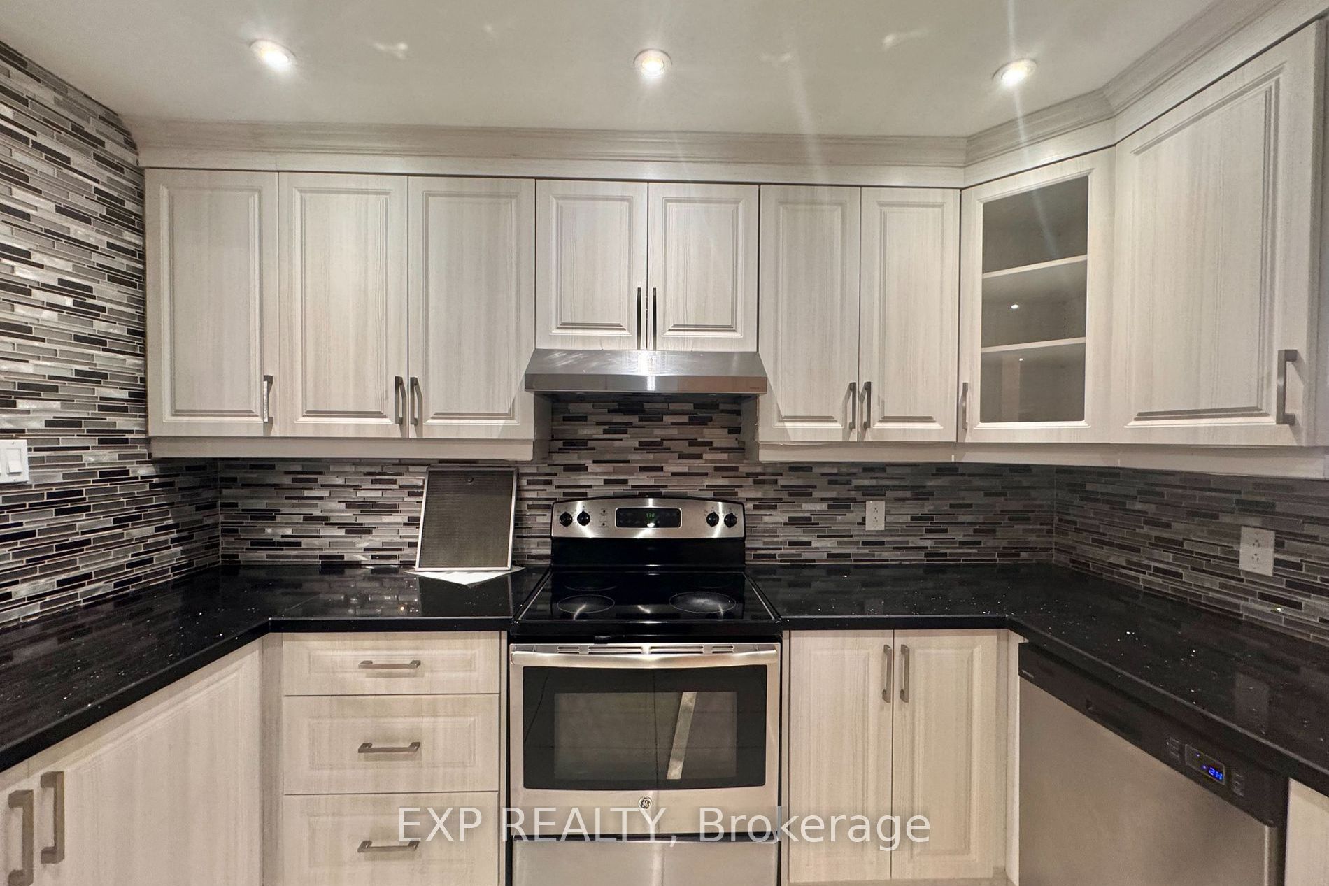 69 Hollyhedge Drive, Scarborough 5