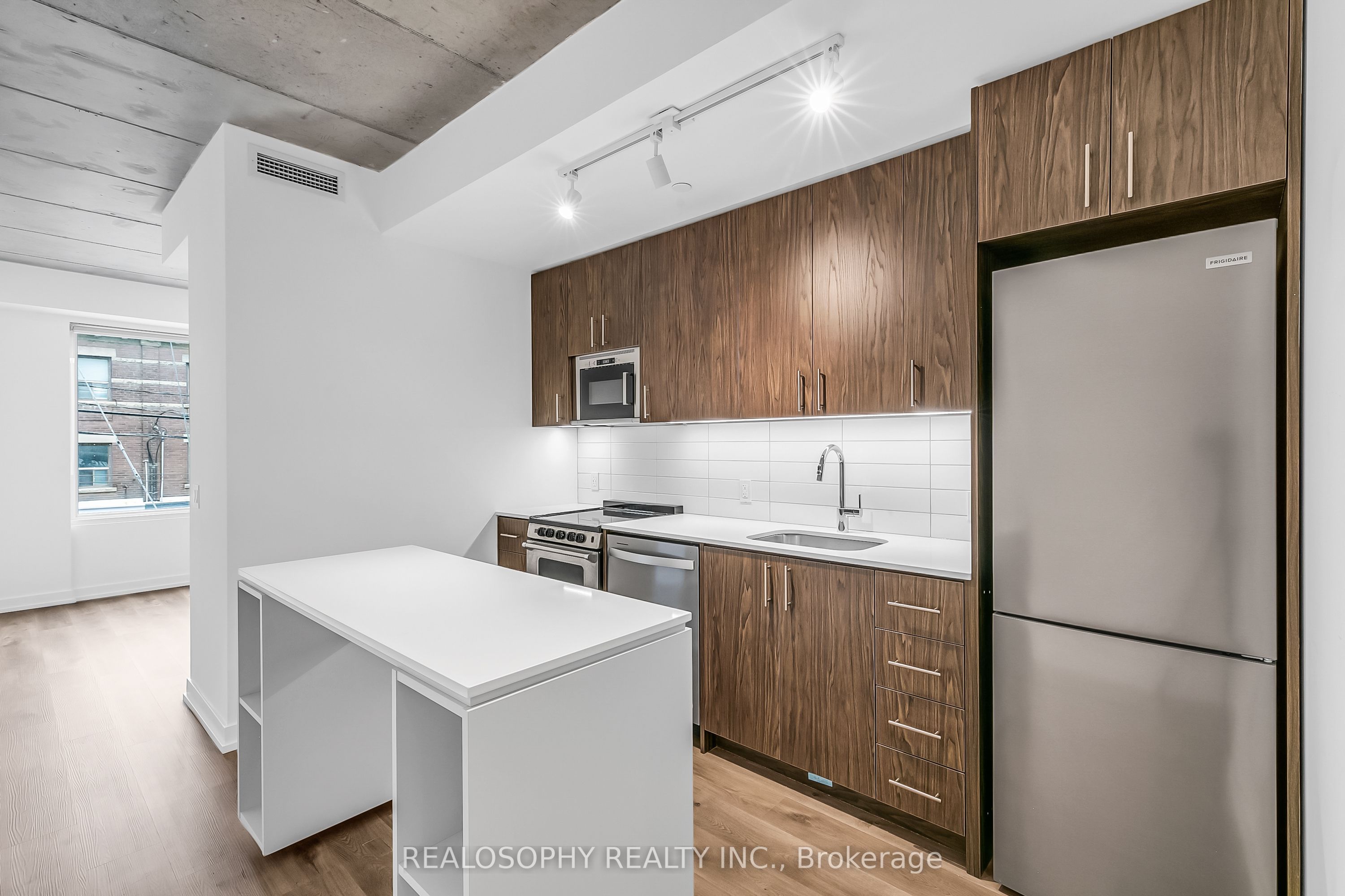 Unit 307 - 115 Larchmount Avenue, Toronto 3