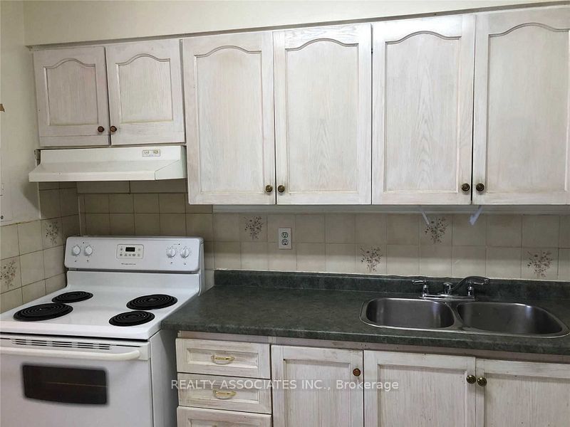 Unit 915 - 100 Dundalk Drive, Scarborough 3