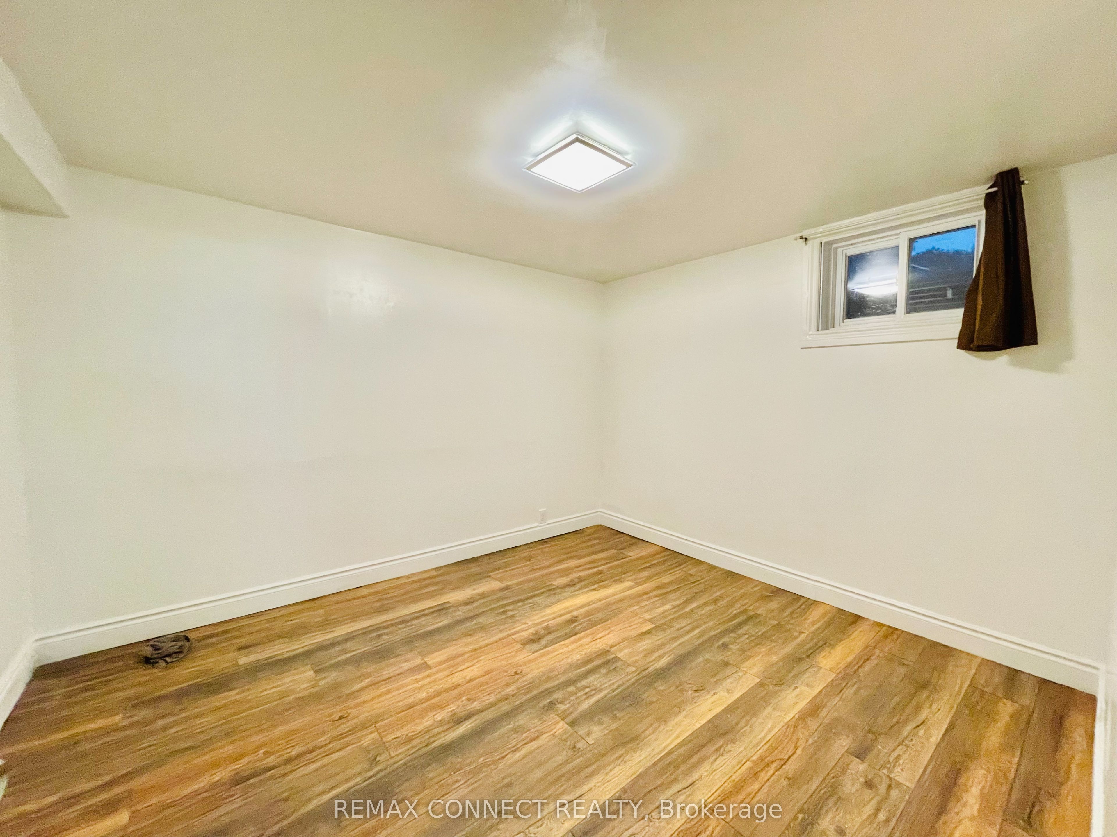 Unit Bsmt - 1039 Willowdale Avenue, Oshawa 4