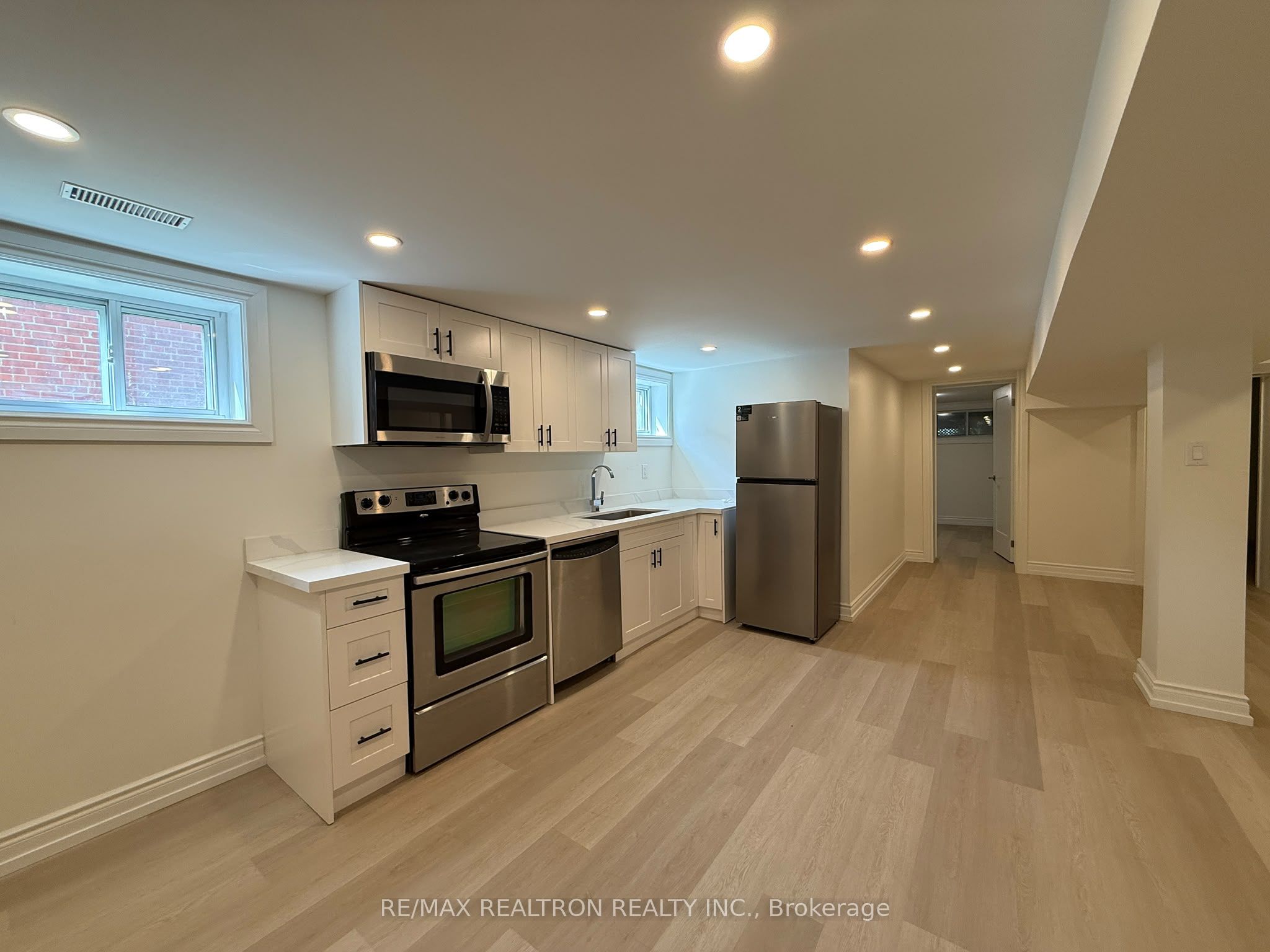 Unit basement - 30 Japonica Road, Scarborough 4