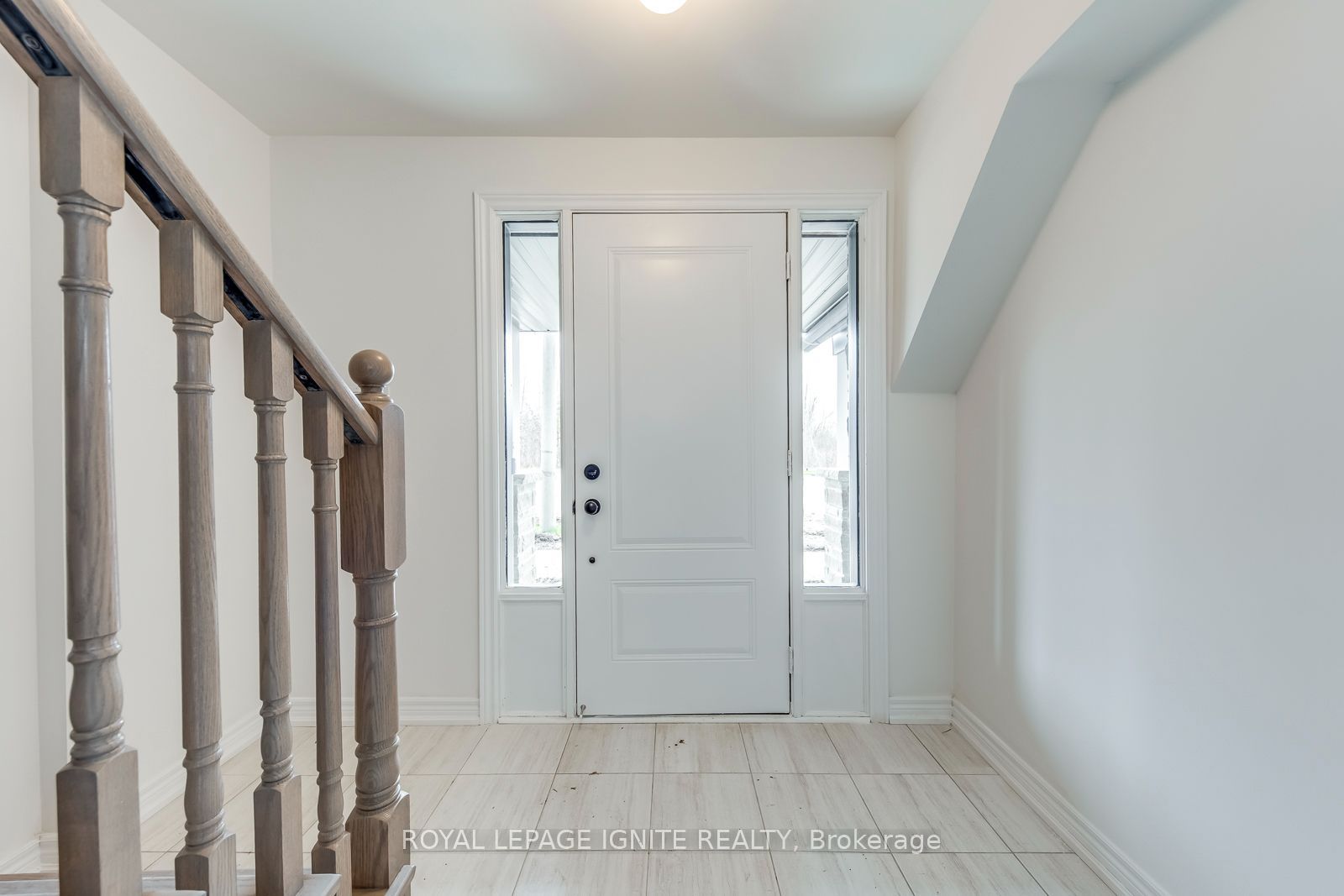 446 Salem Road S, Ajax 4