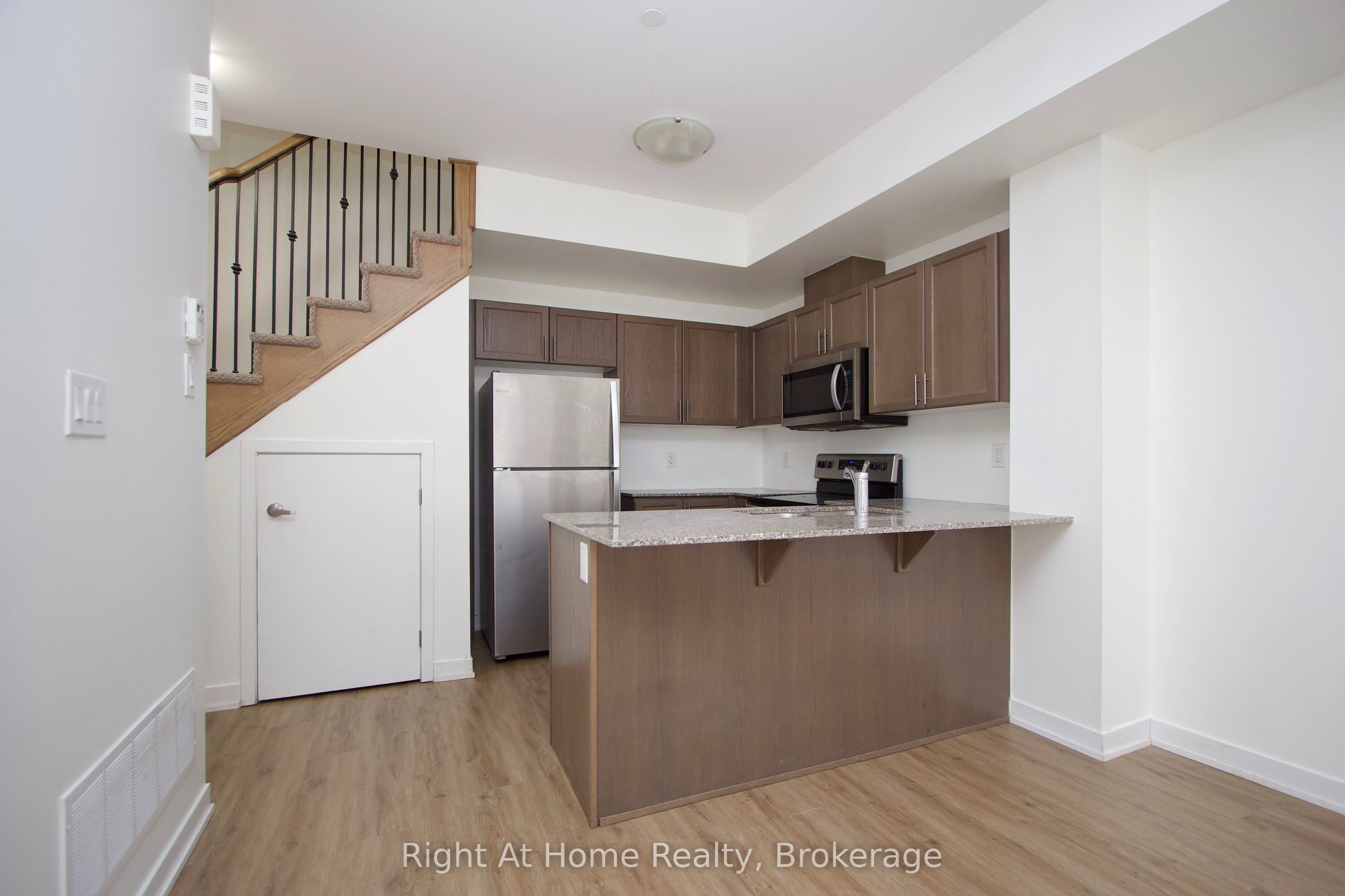 Unit 405 - 1460 Whites Road, Pickering 5