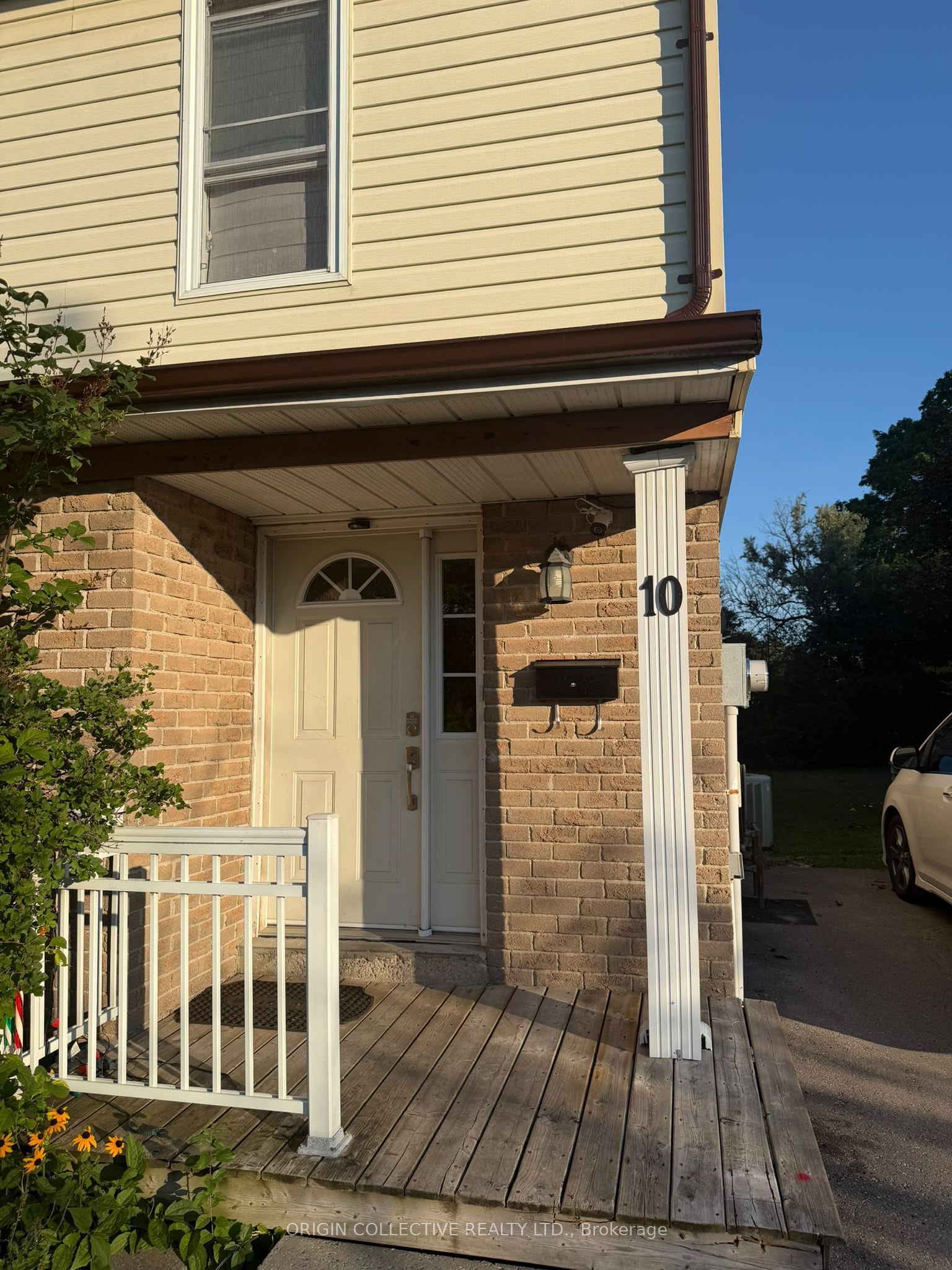 Unit Main & Second Floor - 10 Moonbeam Grove S, Scarborough 2