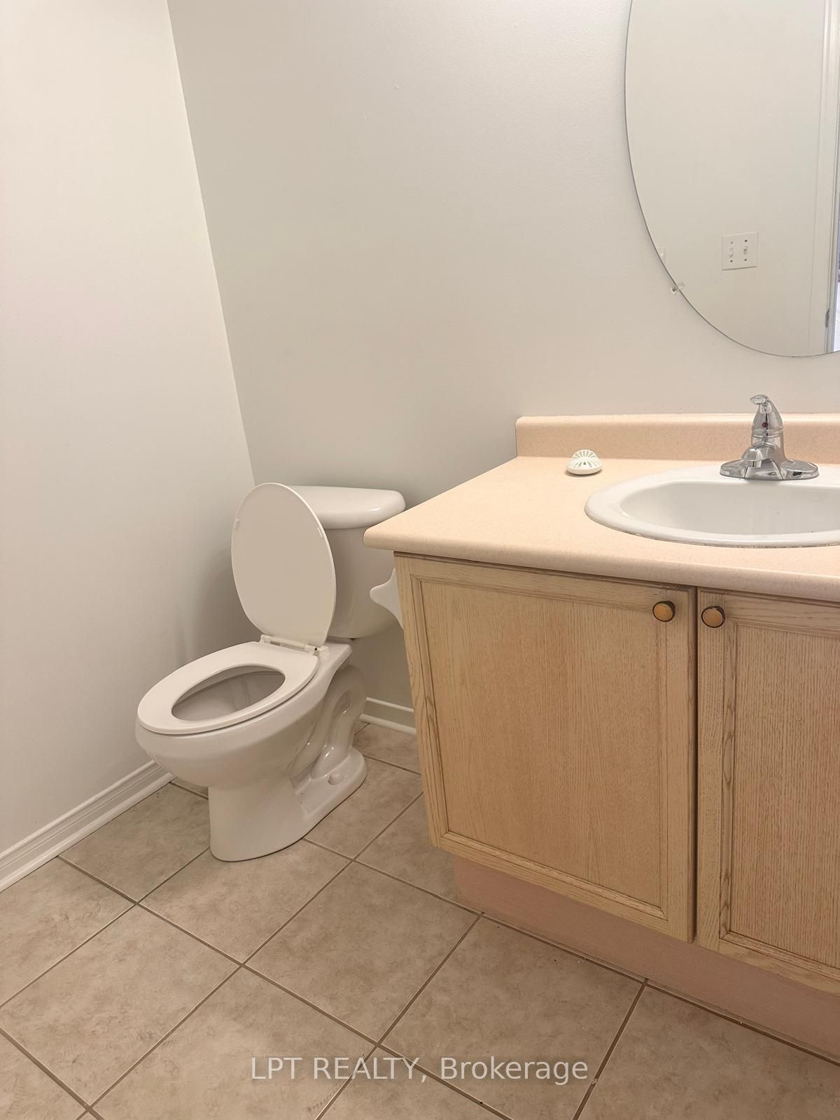 Unit 24 - 735 Sheppard Avenue, Pickering 4