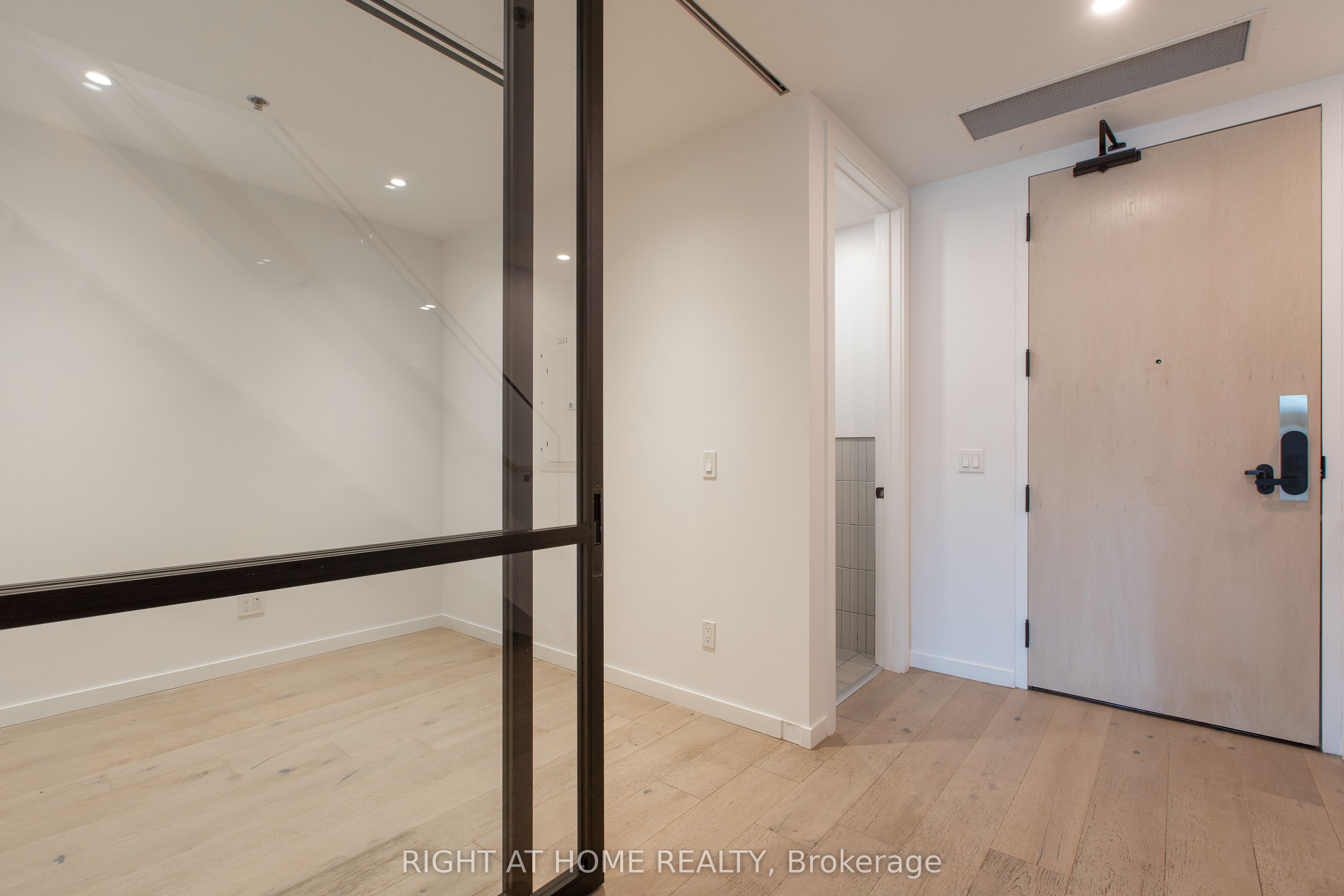 Unit 301 - 778 Queen Street E, Toronto 3
