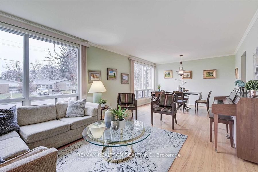 255 Confederation Drive, Scarborough 2