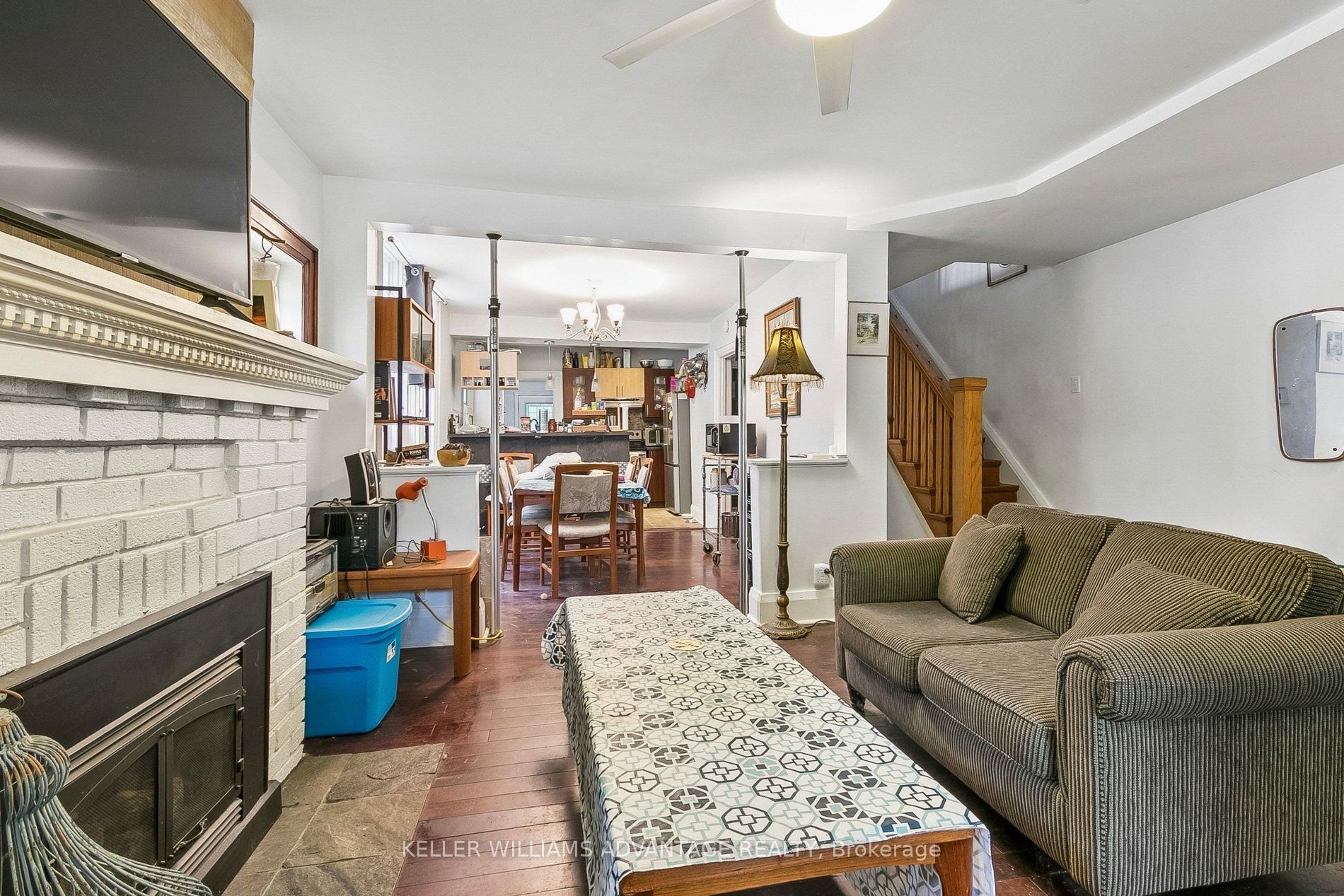 Unit Main & 2nd - 585 Woodbine Avenue, Toronto 5