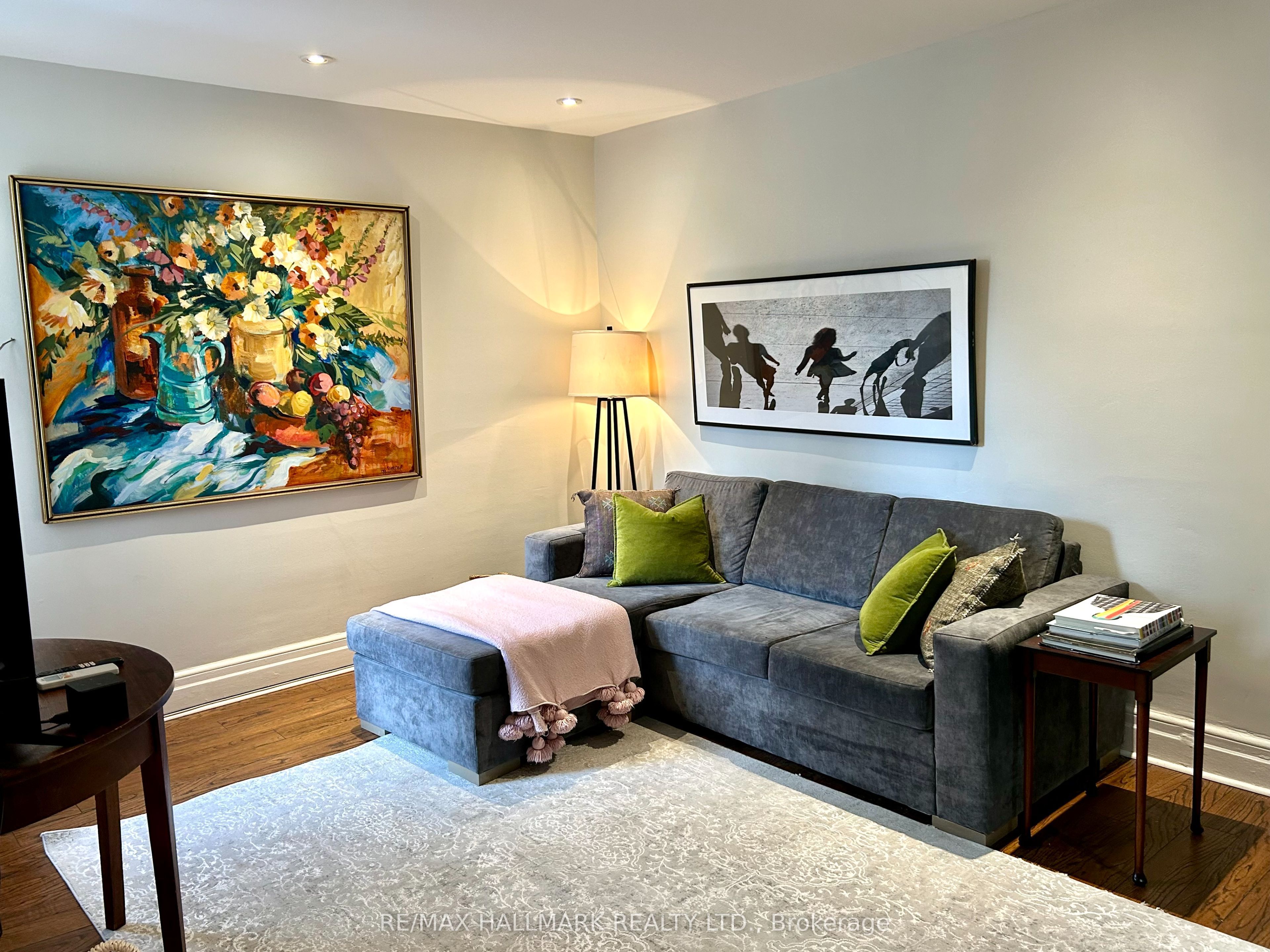 Unit upper - 18 Pape Avenue, Toronto 2