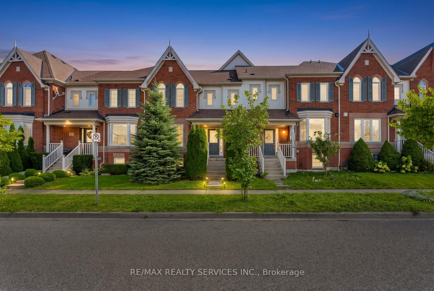 5 Dollery Gate, Ajax 1