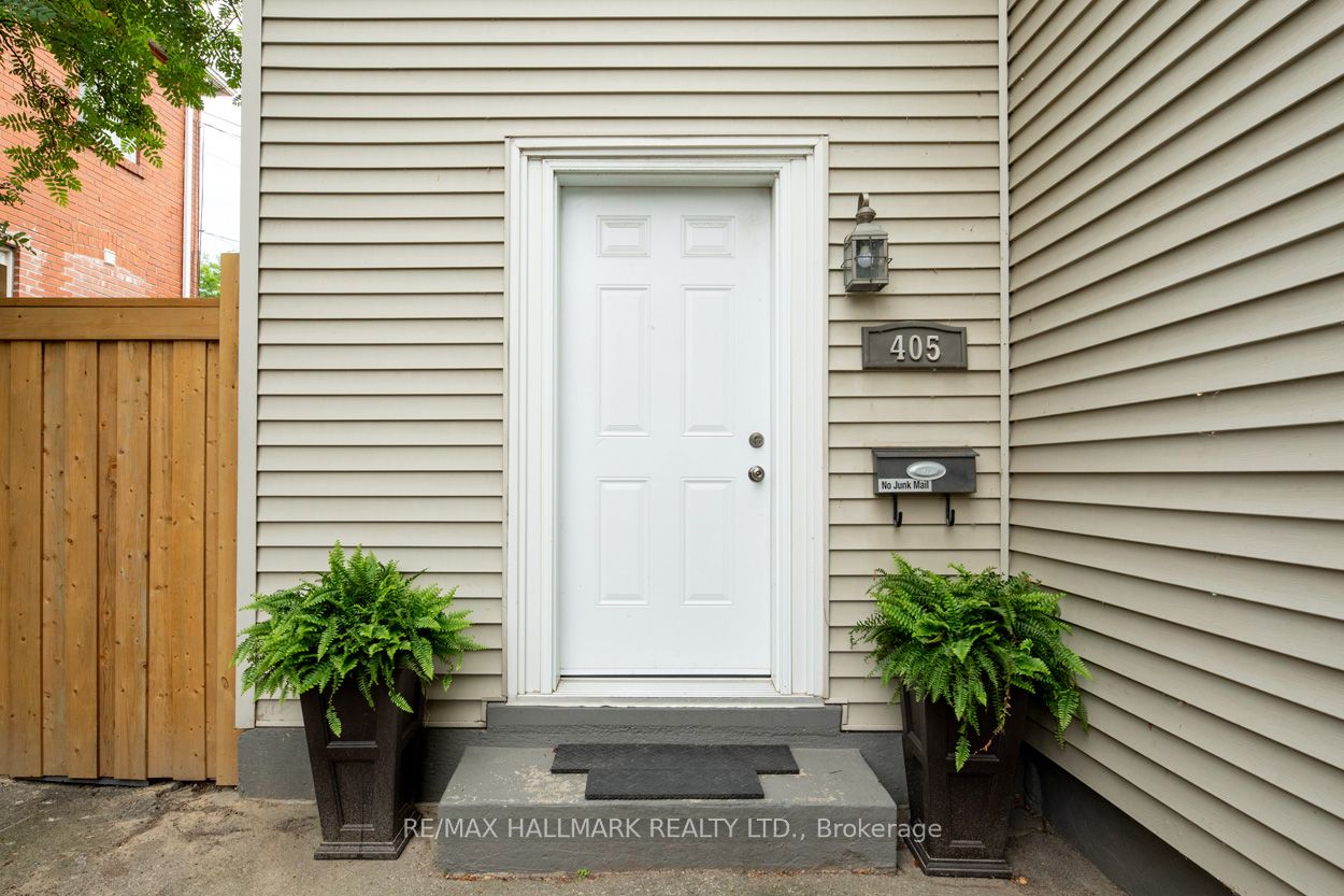 Unit Main Floor - 405 Kingston Road, Toronto 2